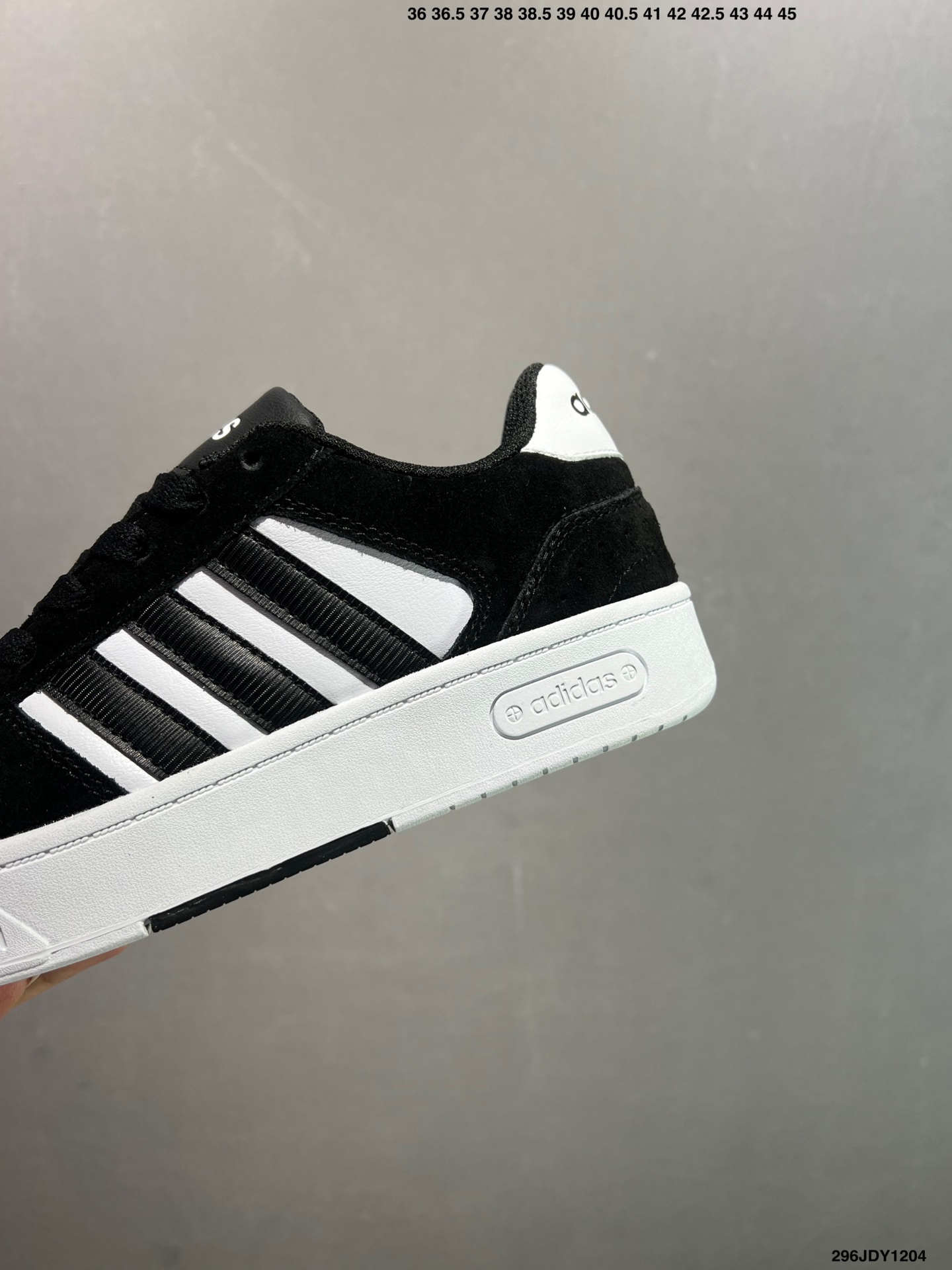 爆款补齐💰105
✅adidas neo D-PAD Classic 百搭单品
adidas NEO 是adidas 面向年轻人市场的一个品牌,通过其青春、自由和时尚的特点,与年轻人建立连接,并鼓励他们勇敢地追求自己的热情和个性。它不仅提供时尚的产品,还传递积极的生活态度,激励年轻人在他们的旅程中发现更多可能性
货号:JI2551
尺码:36 36.5 37 38 39 40 40.5 41 42 42.5 43 44 45