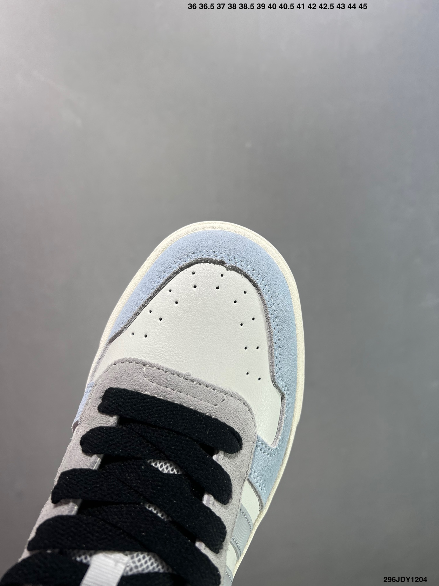 爆款补齐💰105
✅adidas neo D-PAD Classic 百搭单品
adidas NEO 是adidas 面向年轻人市场的一个品牌,通过其青春、自由和时尚的特点,与年轻人建立连接,并鼓励他们勇敢地追求自己的热情和个性。它不仅提供时尚的产品,还传递积极的生活态度,激励年轻人在他们的旅程中发现更多可能性
货号:JI2551
尺码:36 36.5 37 38 39 40 40.5 41 42 42.5 43 44 45