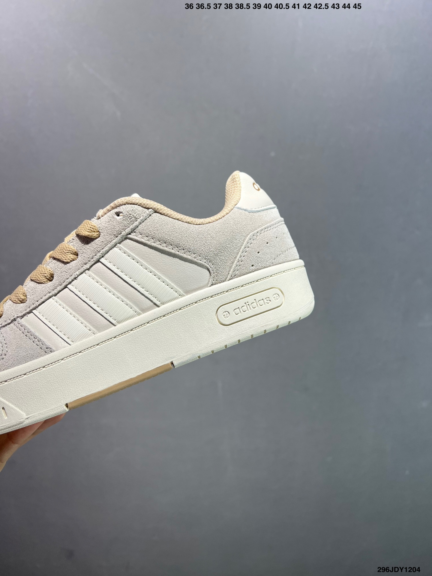 爆款补齐💰105
✅adidas neo D-PAD Classic 百搭单品
adidas NEO 是adidas 面向年轻人市场的一个品牌,通过其青春、自由和时尚的特点,与年轻人建立连接,并鼓励他们勇敢地追求自己的热情和个性。它不仅提供时尚的产品,还传递积极的生活态度,激励年轻人在他们的旅程中发现更多可能性
货号:JI2551
尺码:36 36.5 37 38 39 40 40.5 41 42 42.5 43 44 45