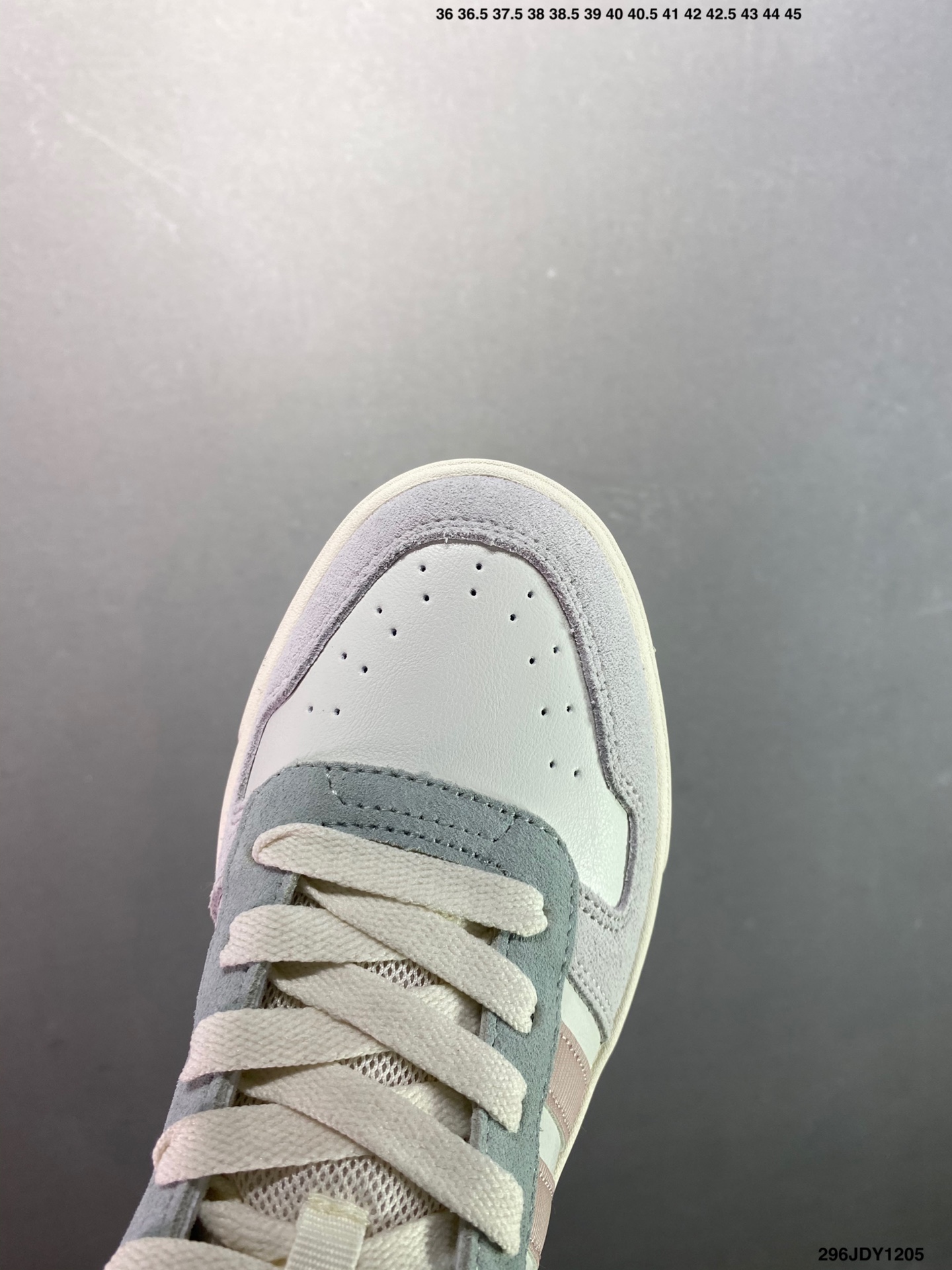 爆款补齐💰105
✅adidas neo D-PAD Classic 百搭单品
adidas NEO 是adidas 面向年轻人市场的一个品牌,通过其青春、自由和时尚的特点,与年轻人建立连接,并鼓励他们勇敢地追求自己的热情和个性。它不仅提供时尚的产品,还传递积极的生活态度,激励年轻人在他们的旅程中发现更多可能性
货号:JI2551
尺码:36 36.5 37 38 39 40 40.5 41 42 42.5 43 44 45