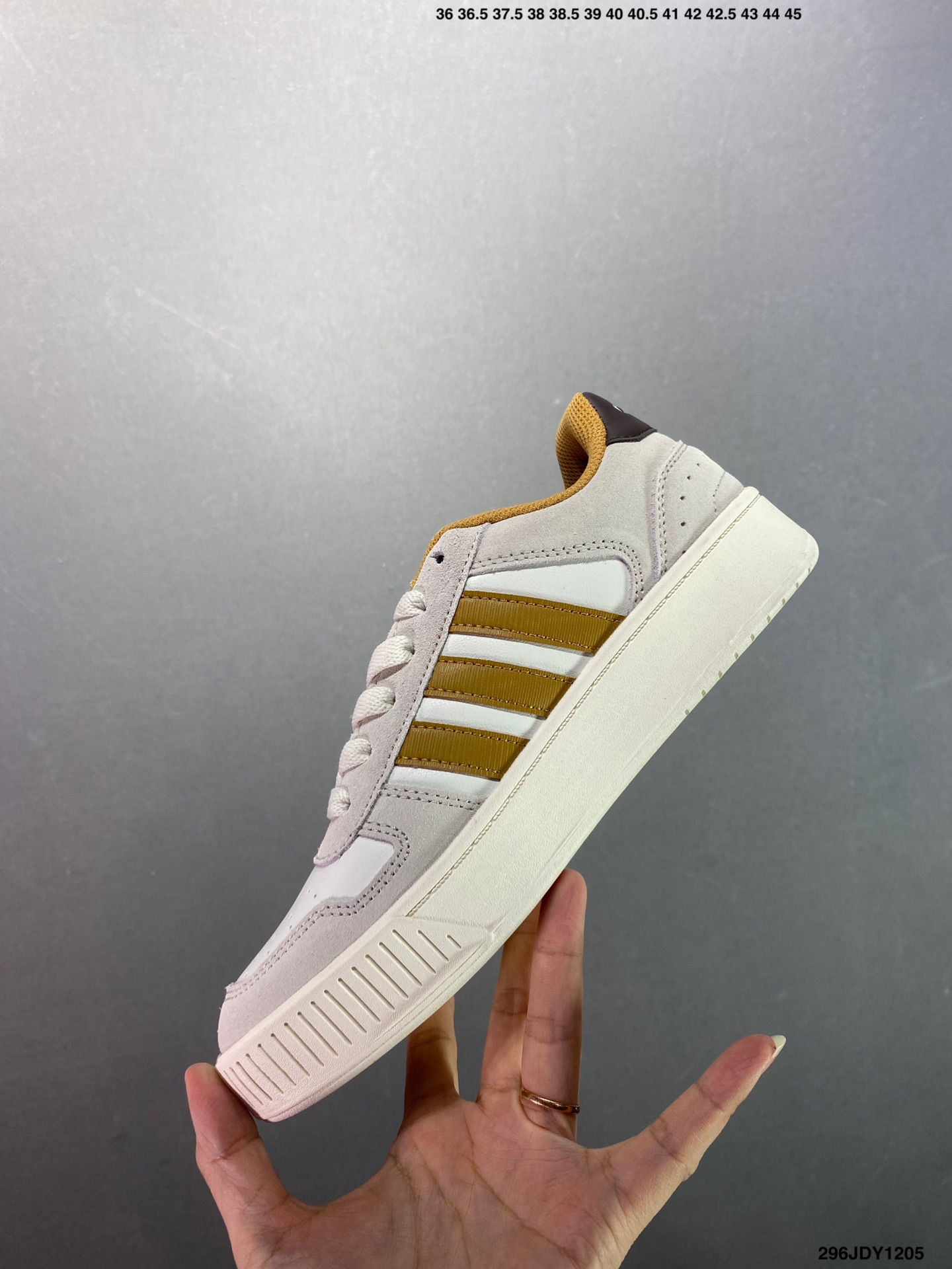 爆款补齐💰105
✅adidas neo D-PAD Classic 百搭单品
adidas NEO 是adidas 面向年轻人市场的一个品牌,通过其青春、自由和时尚的特点,与年轻人建立连接,并鼓励他们勇敢地追求自己的热情和个性。它不仅提供时尚的产品,还传递积极的生活态度,激励年轻人在他们的旅程中发现更多可能性
货号:JI2551
尺码:36 36.5 37 38 39 40 40.5 41 42 42.5 43 44 45