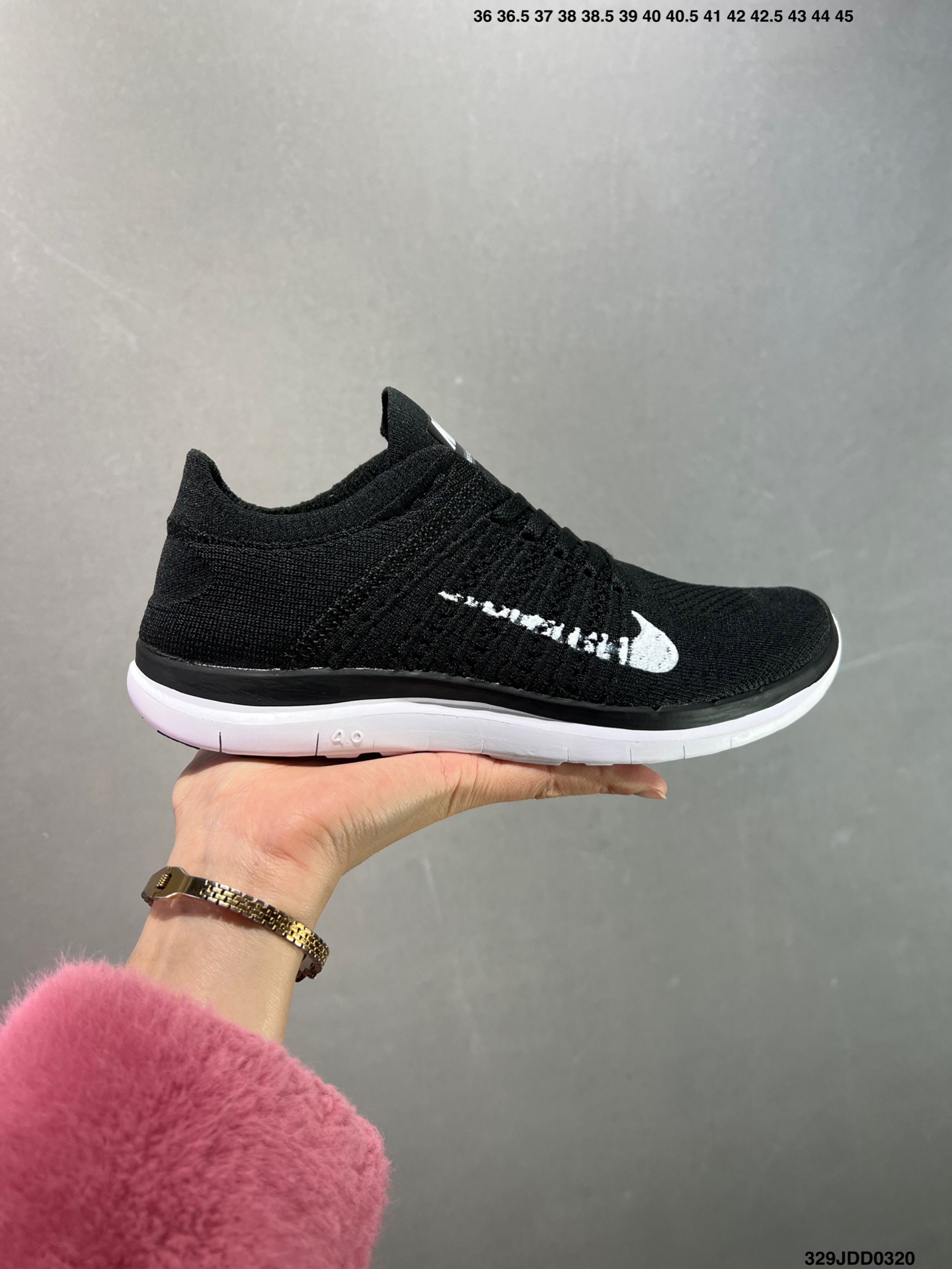 💰100
公司级
✅耐克Nike FREE 4.0超轻网面透气慢跑鞋耐克赤足3.0超轻网面透气慢跑鞋 
货号：631053 001
Size:如图
编码：329JDD0320
