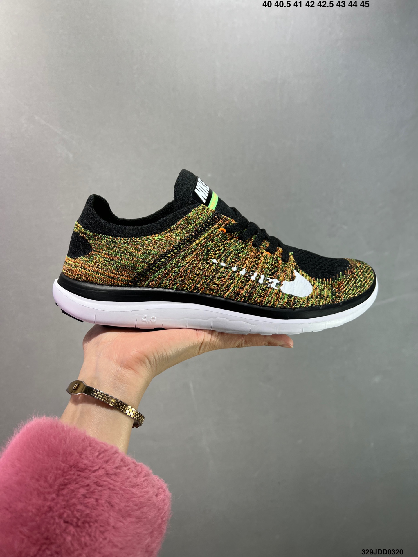 💰100
公司级✅耐克Nike FREE 4.0超轻网面透气慢跑鞋耐克赤足3.0超轻网面透气慢跑鞋 
货号：631053 001
Size:如图
编码：329JDD0320