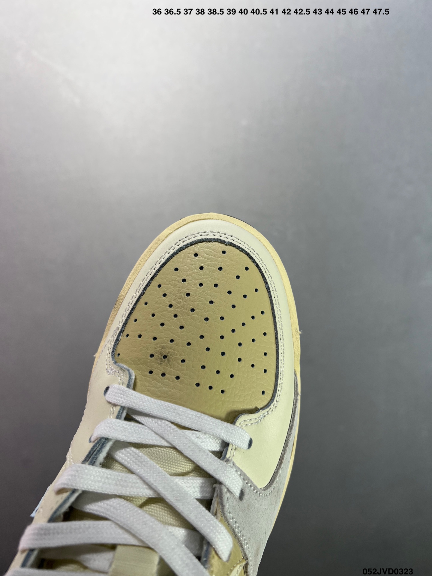 💰170
公司级✅Air Jordan Stadium AJ90 潮流运动板鞋 DX4397-001 充满了对TinkerHathield 原创设计的致敬 包括中足网状面板、前足外侧的鲨鱼齿轮廓、加垫鞋领和 NK Air 鞋跟品牌 鞋子本身采用网眼、皮革和绒面革材料混合制成 散发出现代美感 并配备了该品牌全新的 Formula 23 足底缓震技术 AirJordan Stadium 90 鞋舌标签在鞋舌内侧印有“Flight”字样 完善了设计 尺码:36 36.5 37.5 38 38.5 39 40 40.5 41 42 42.5 43 44 44.5 45 46
编码:052JVD0323