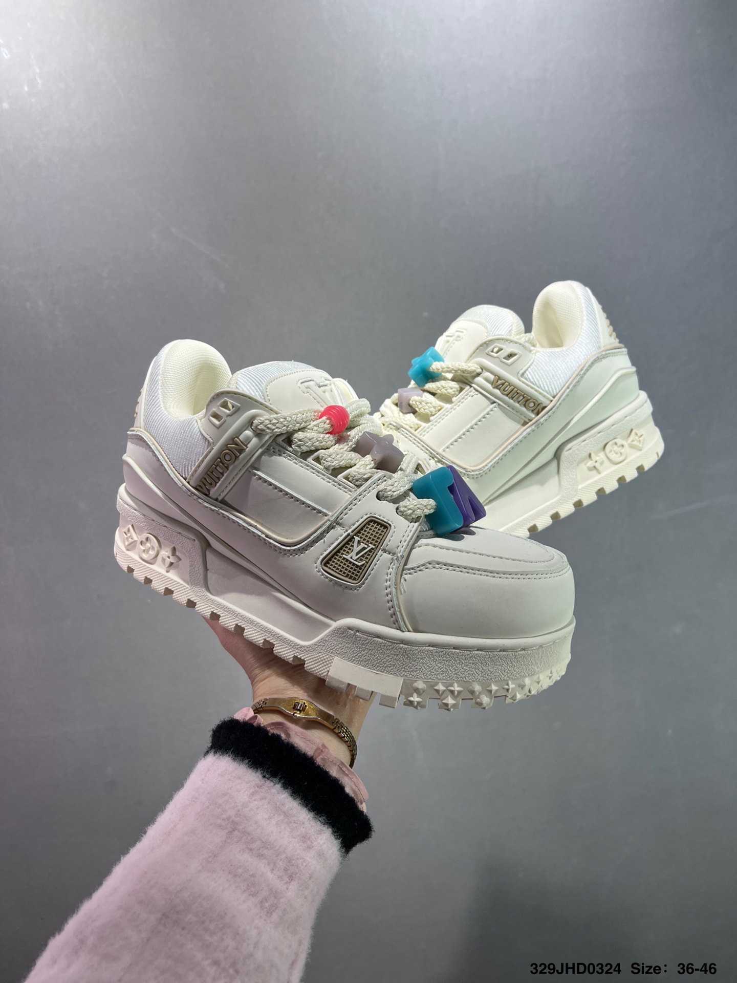 🈴️💰130
头层空胶✅路易威登/Louis Vuitton LV路易威登板鞋
新款 LV Trainer最新配色运动鞋 L家 篮球鞋风格运动鞋 该鞋由艺术总监 VIRGIL ABLOH设计 垫脚聚米微料加透气英伦网布 细节原版一致 Size:36-46 ID:329JHD0324