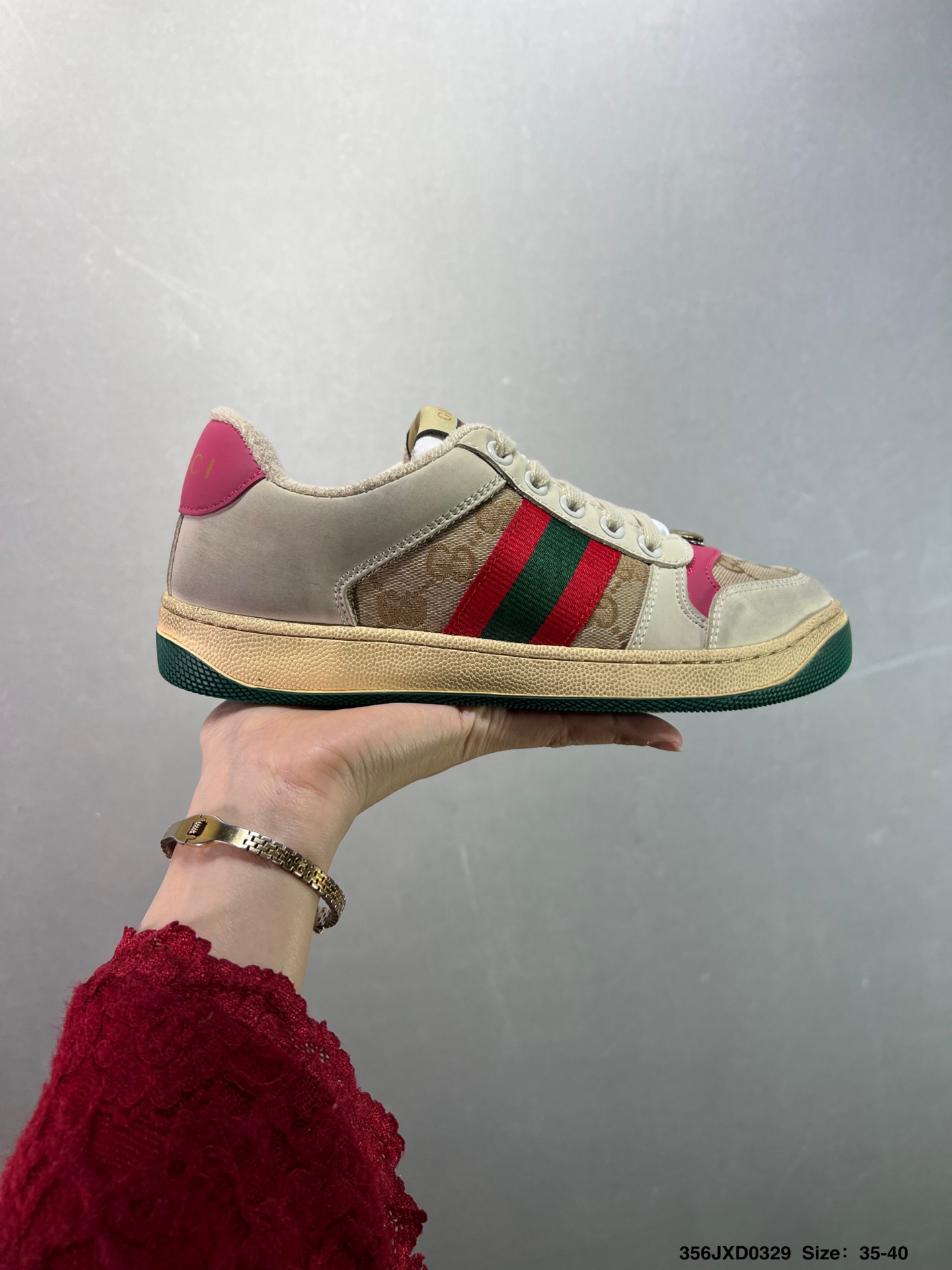 💰140 ✅倪妮.杨幂.鹿晗.吴宪华群星ins及小红书穿搭爆款🔥2021ss新色，经典高奢品牌GUCCI古驰 Tennis 1977 Print Sneaker帆布印花复古休闲运动板鞋“斜纹帆布黄油深绿红”606111 HVK20 9766. Size:35-45如图 编码：622JXD0329