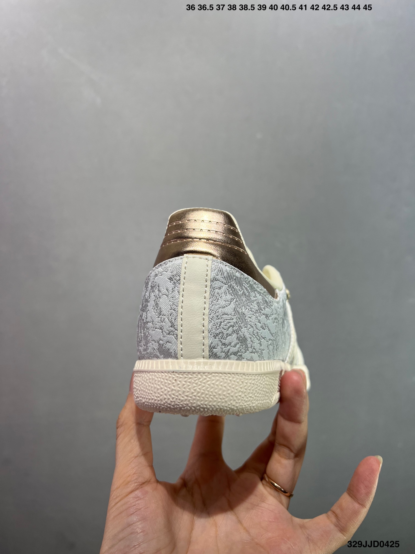 Adidas Samba Valentine Women's Casual Platform Sneakers - Stylish and Comfortable 5 i1745512628163 9488 0 3
