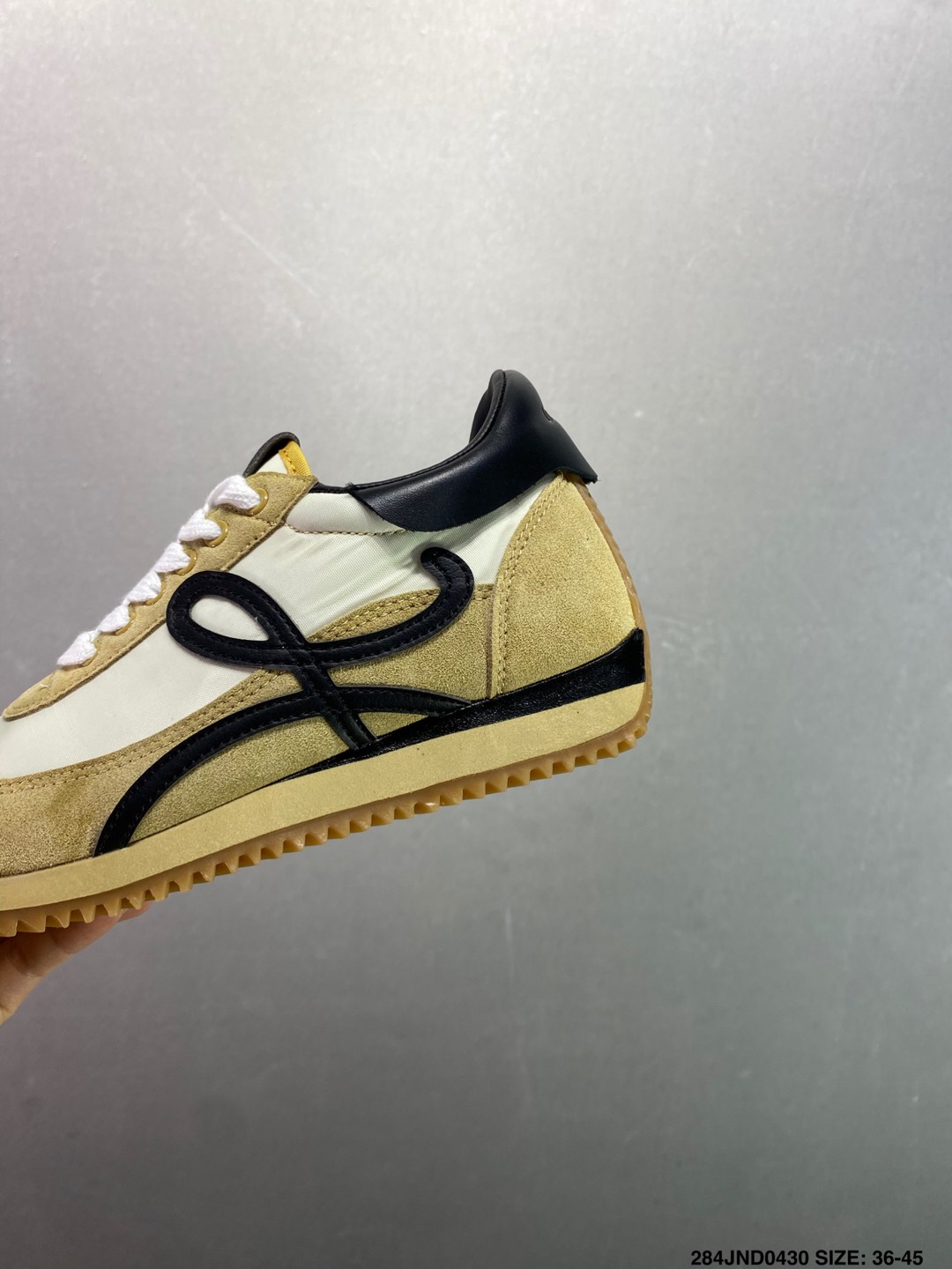 Loewe Ballet Runner 2.0 Sneakers - Asymmetrical Toe, Comfortable and Flexible 7 i1745947899994 4348 0 5