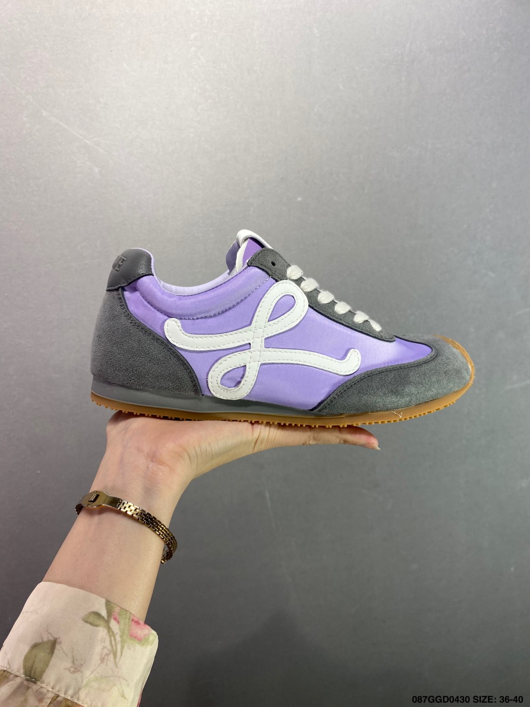 Loewe Ballet Runner 2.0: Lightweight, Comfortable Sneaker in Lilac and Grey 2 i1745948055414 1812 0 0