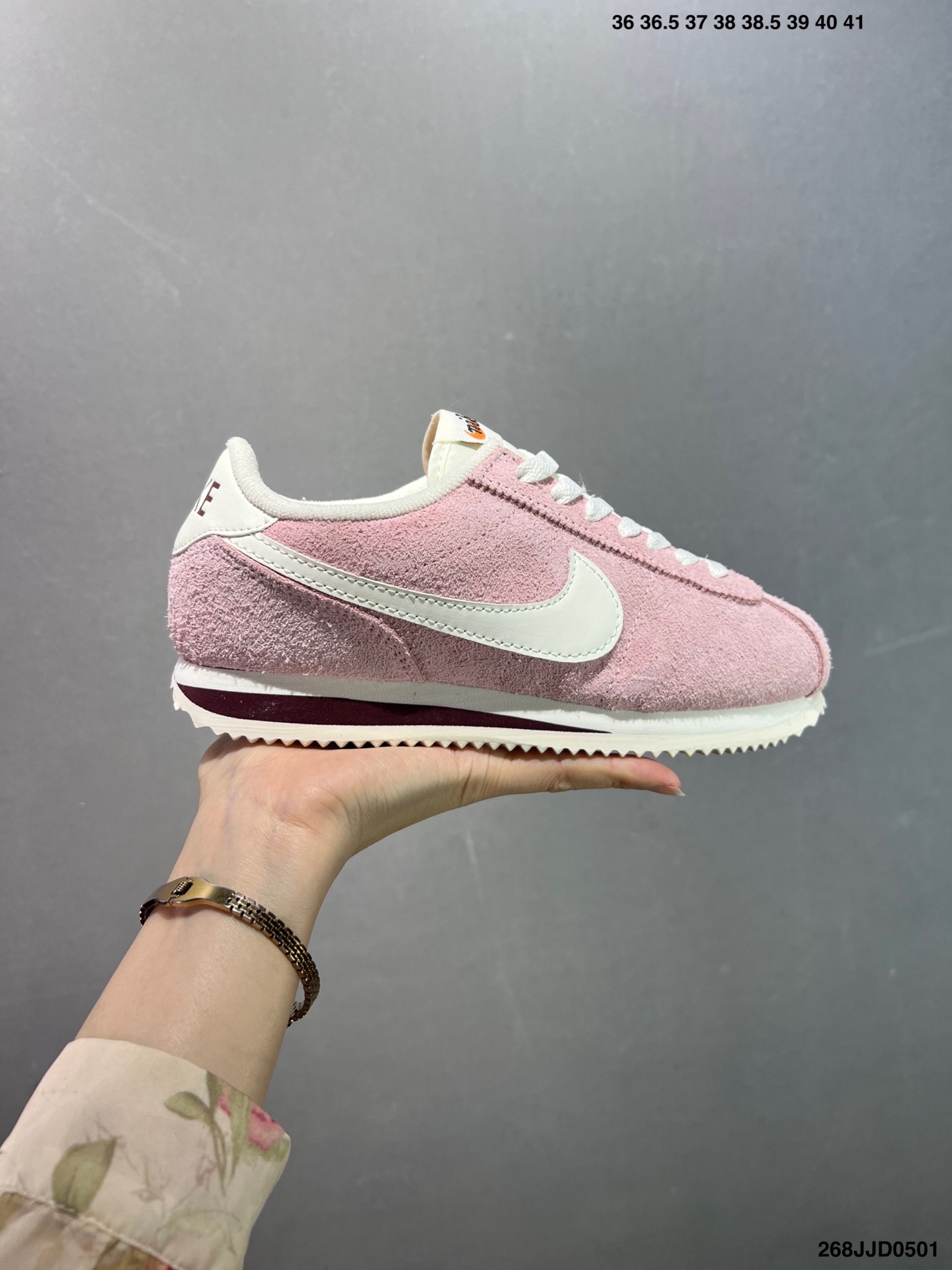 放店💰100
✅Nike Classic Cortez 耐克经典轻便舒适阿甘鞋休闲跑步鞋运动鞋 
纯粹而执着的精神 使得Cortez种在了一代人的心里 无论是否喜欢它复古的鞋型
货号:DM4044-105
尺码:36 36.5 37.5 38 38.5 39 40如图
ID:268JJD0501