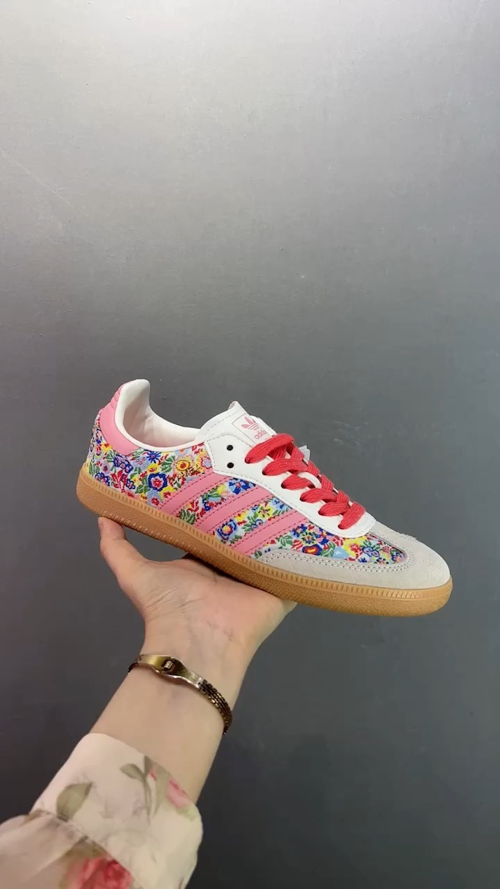 Adidas Originals Samba OG CDG Women's Low-Top Floral Sneaker FW2414