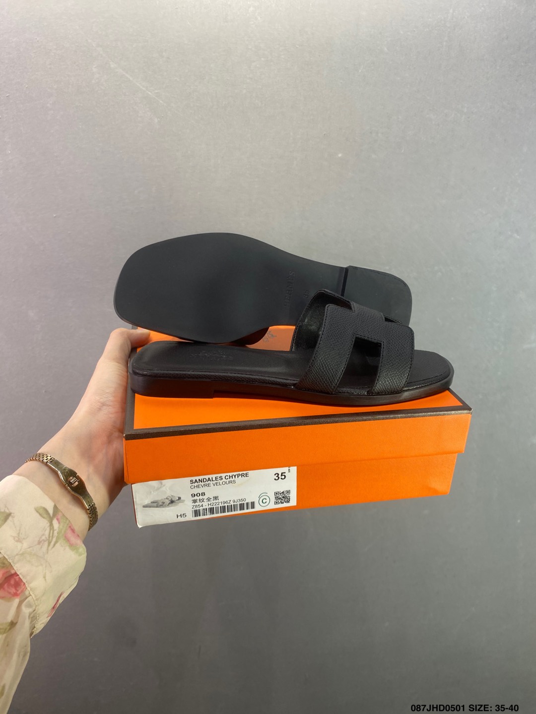 Hermès Oran Sandal: Classic H-Strap Leather Slide, Comfortable and Stylish 9 i1746032487966 9879 0 7