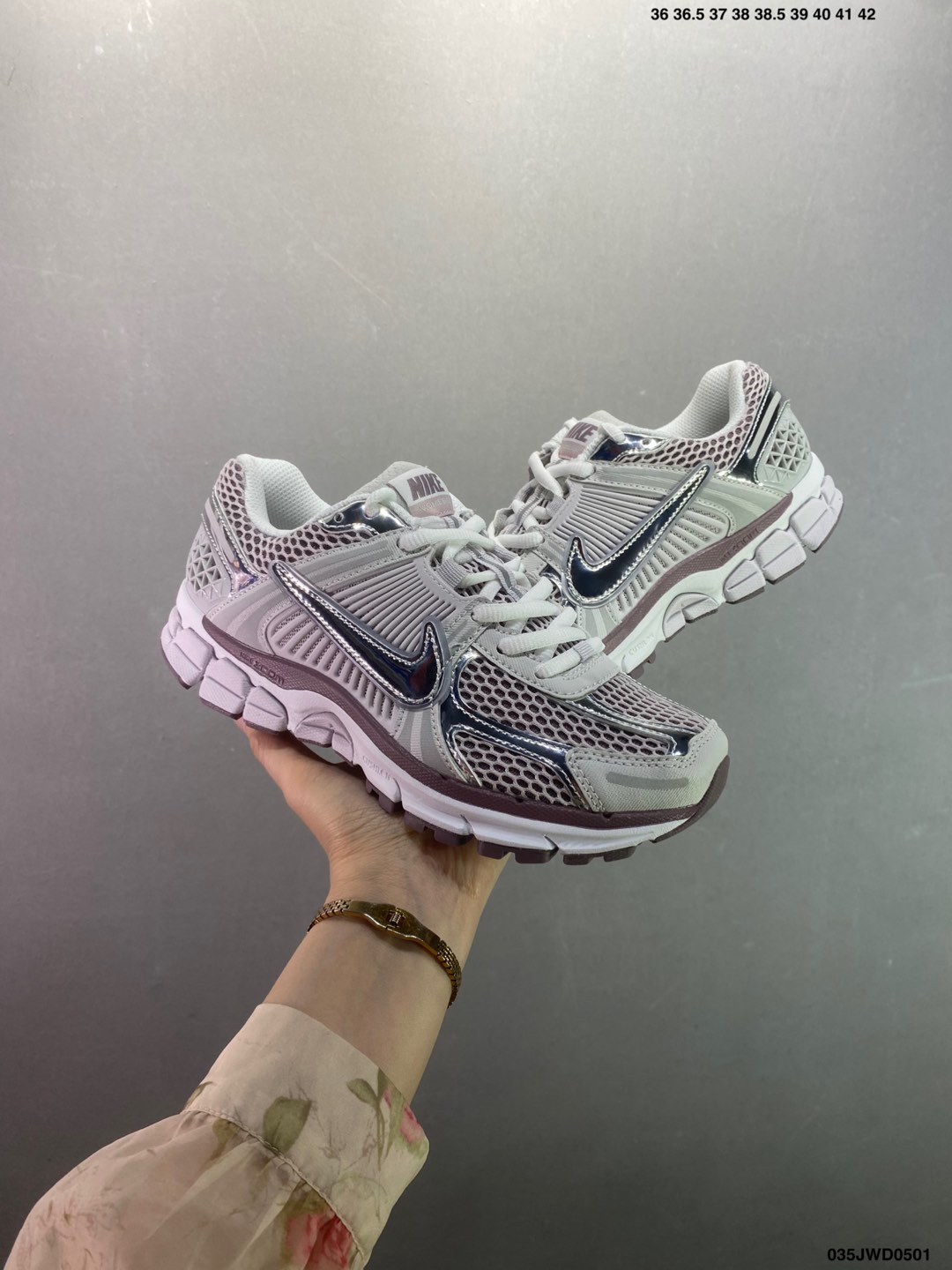 Nike Zoom Vomero 5 Retro Running Shoes, Comfortable and Stylish Sneakers 9 i1746032621908 5137 0 7
