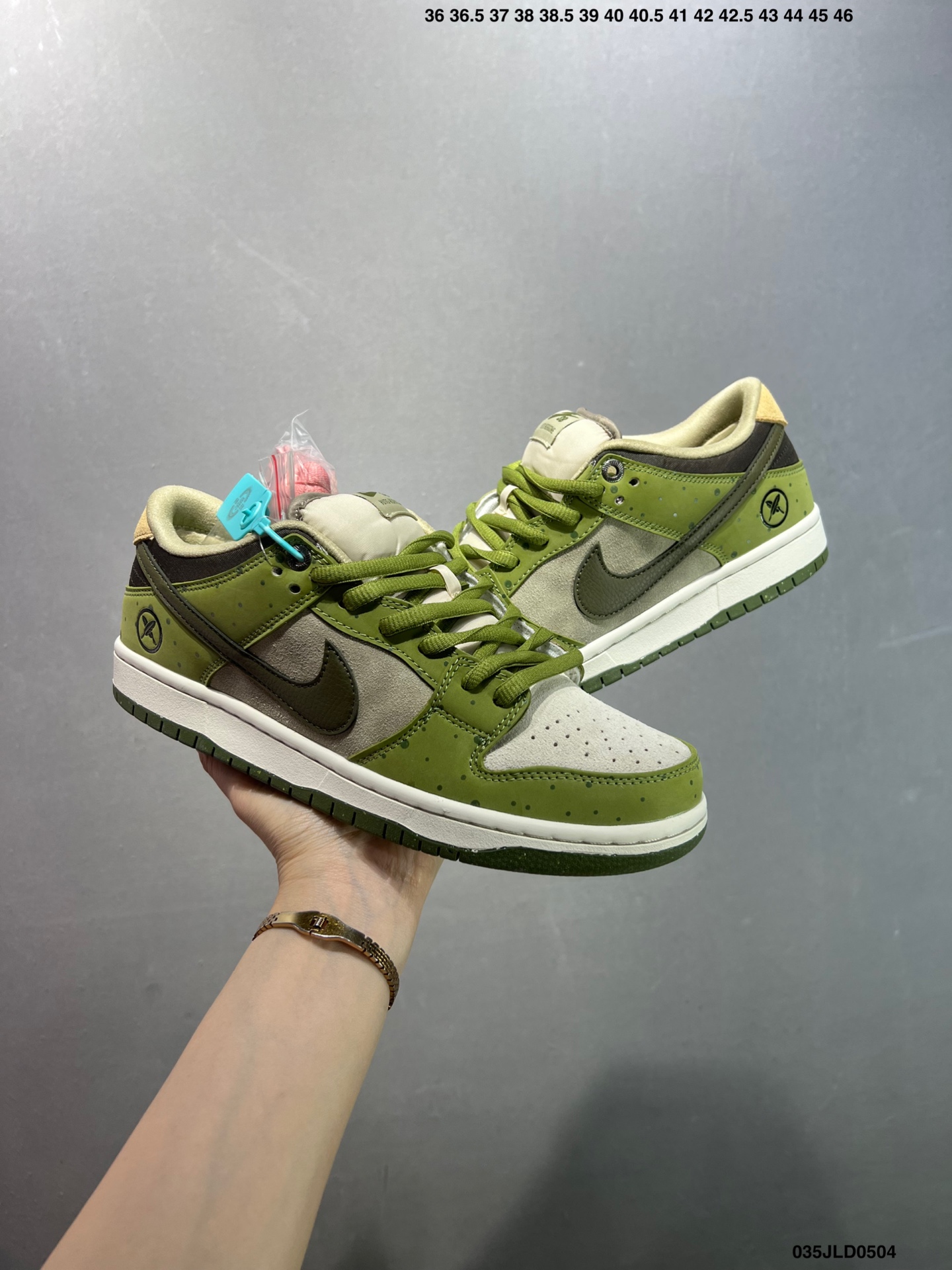 Nike SB Dunk Low Retro Skateboarding Shoes HF8022-300 9 i1746288342874 7838 0 7