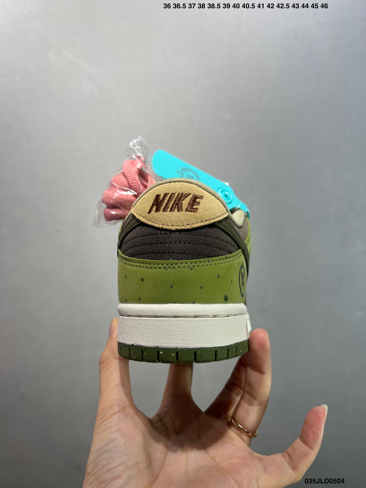 Nike SB Dunk Low Retro Skateboarding Shoes HF8022-300 5 i1746288344574 1970 0 3