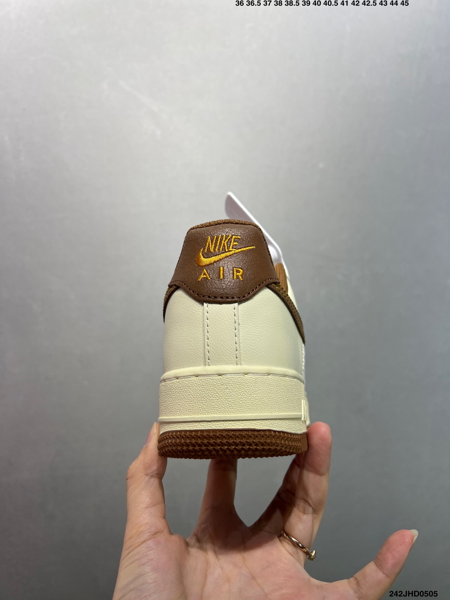 Nike Air Force 1 Low '07 Casual Sneakers - Cream/Brown Leather 5 i1746376476950 97 0 3