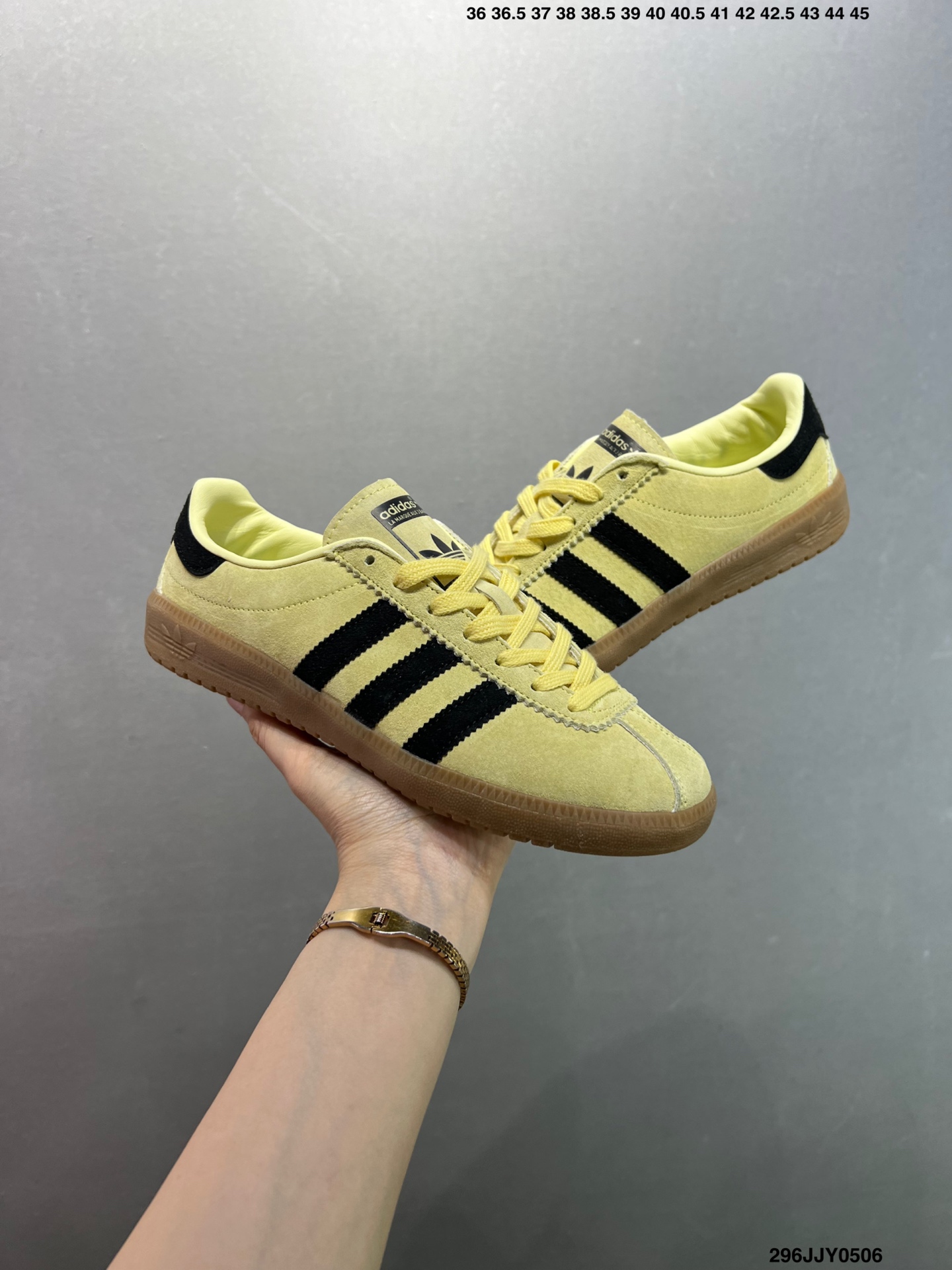 Adidas Originals Bermuda Retro Sneakers - Durable & Lightweight 9 i1746466358255 3502 0 7