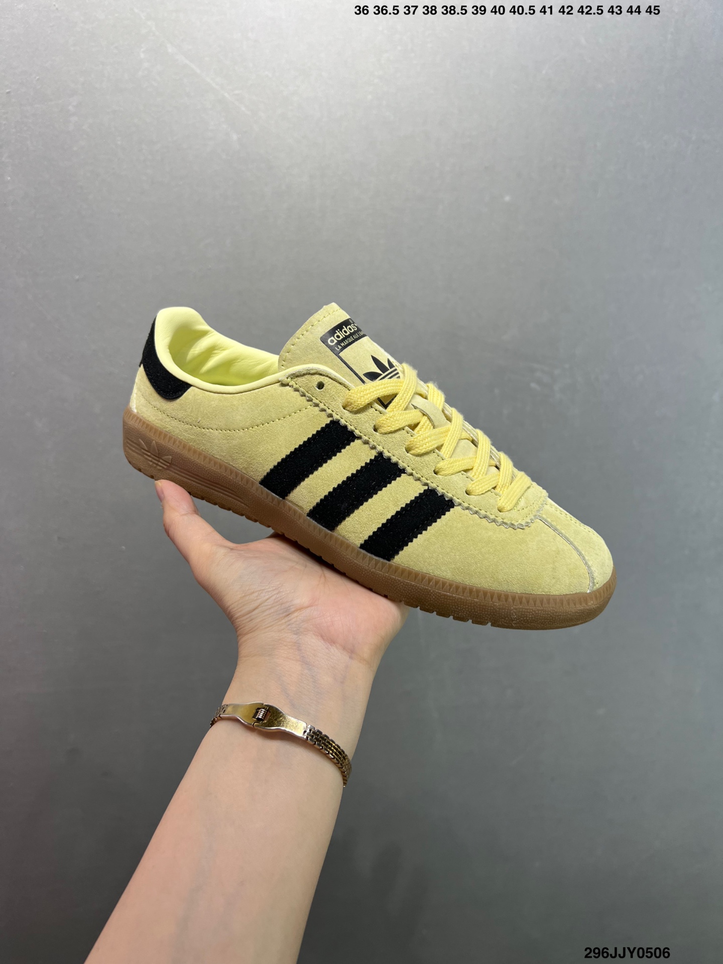 Adidas Originals Bermuda Retro Sneakers - Durable & Lightweight 3 i1746466360039 6633 0 1
