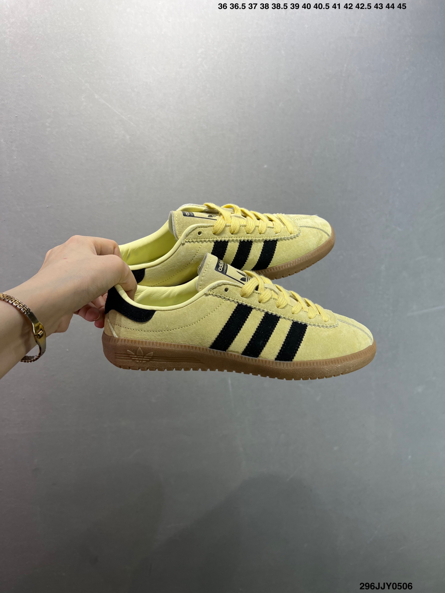 Adidas Originals Bermuda Retro Sneakers - Durable & Lightweight 10 i1746466360046 1120 0 8