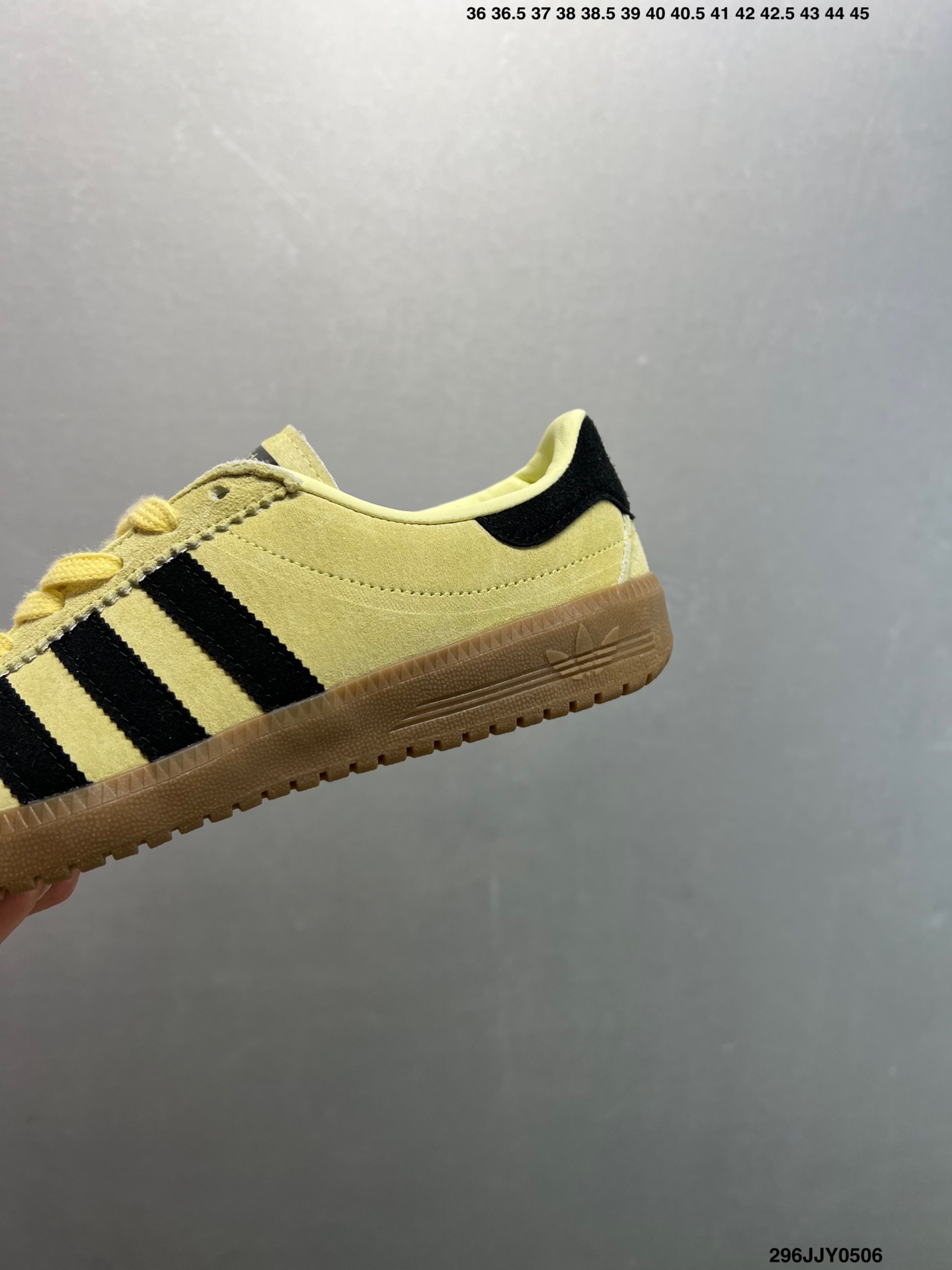 Adidas Originals Bermuda Retro Sneakers - Durable & Lightweight 7 i1746466360052 7209 0 5
