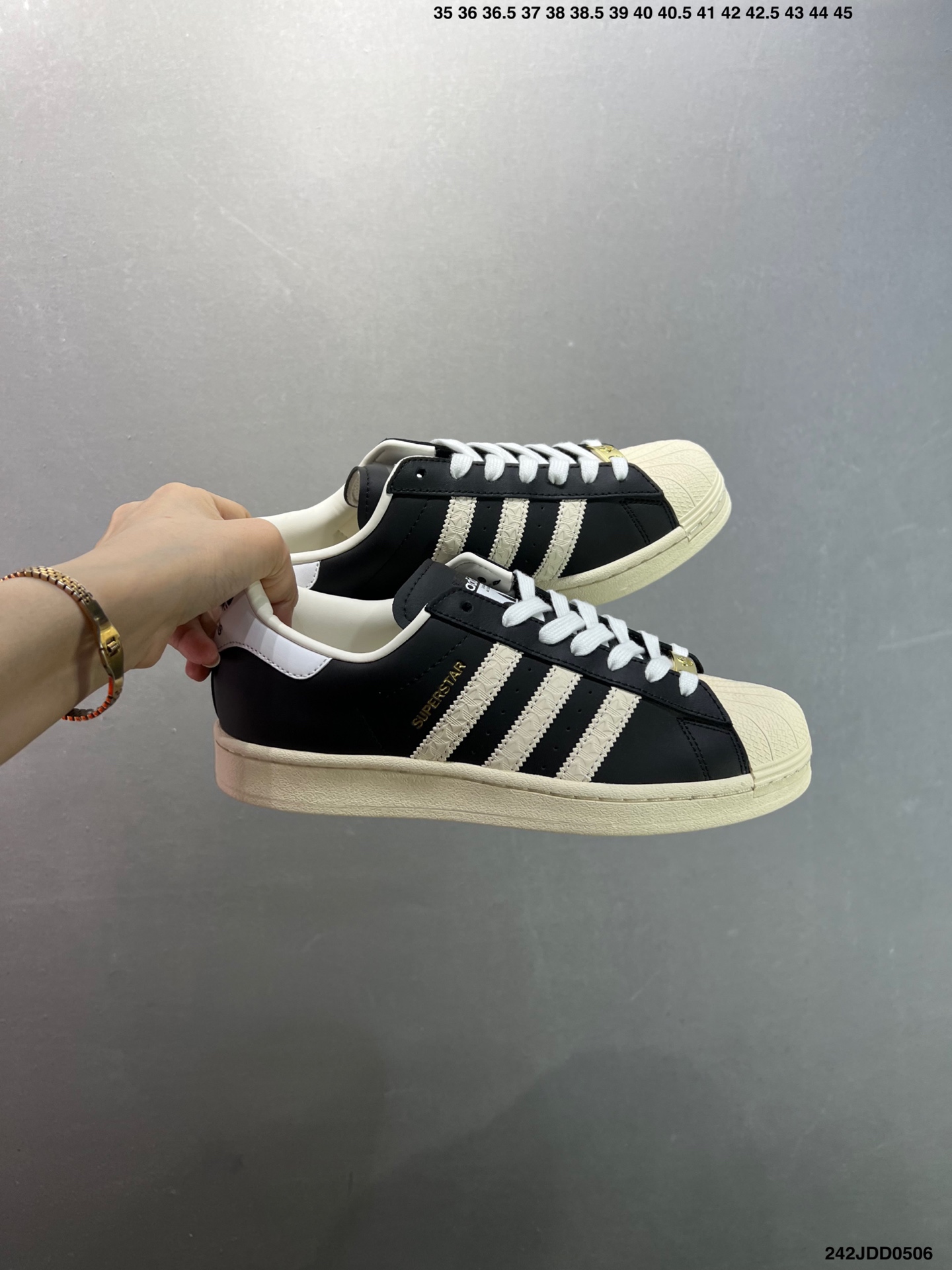 Adidas Originals Superstar: Retro-Cool, Low-Top Sneakers in Black and White 10 i1746466418416 1835 0 8