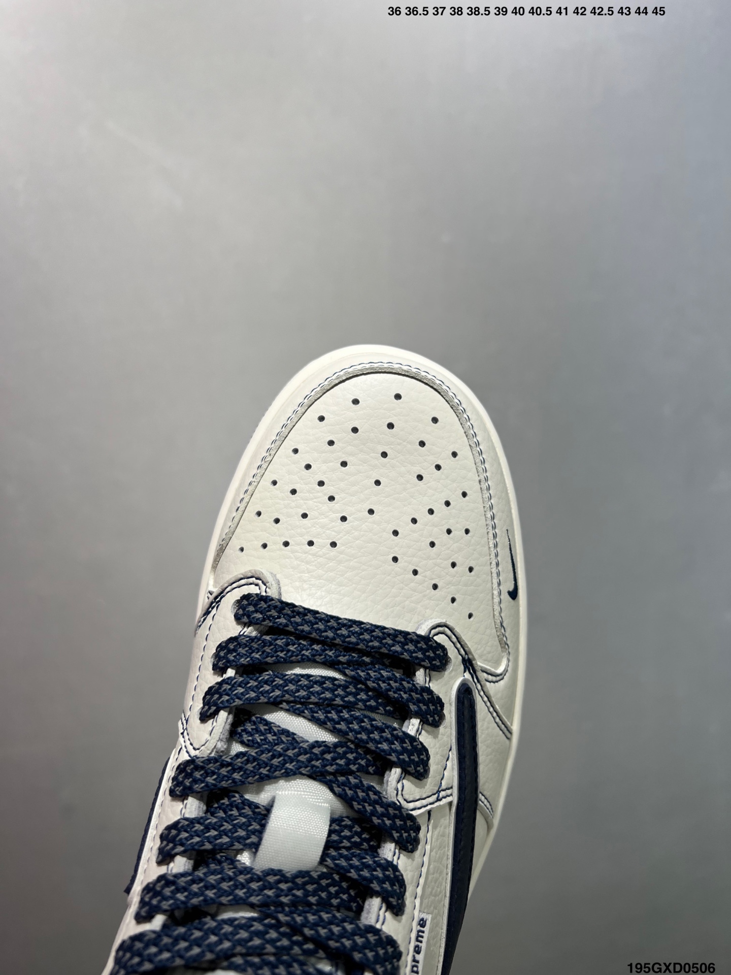 Supreme x Air Jordan 1 Low: A Stylish Blend of Comfort and Design 6 i1746466954309 5520 0 4