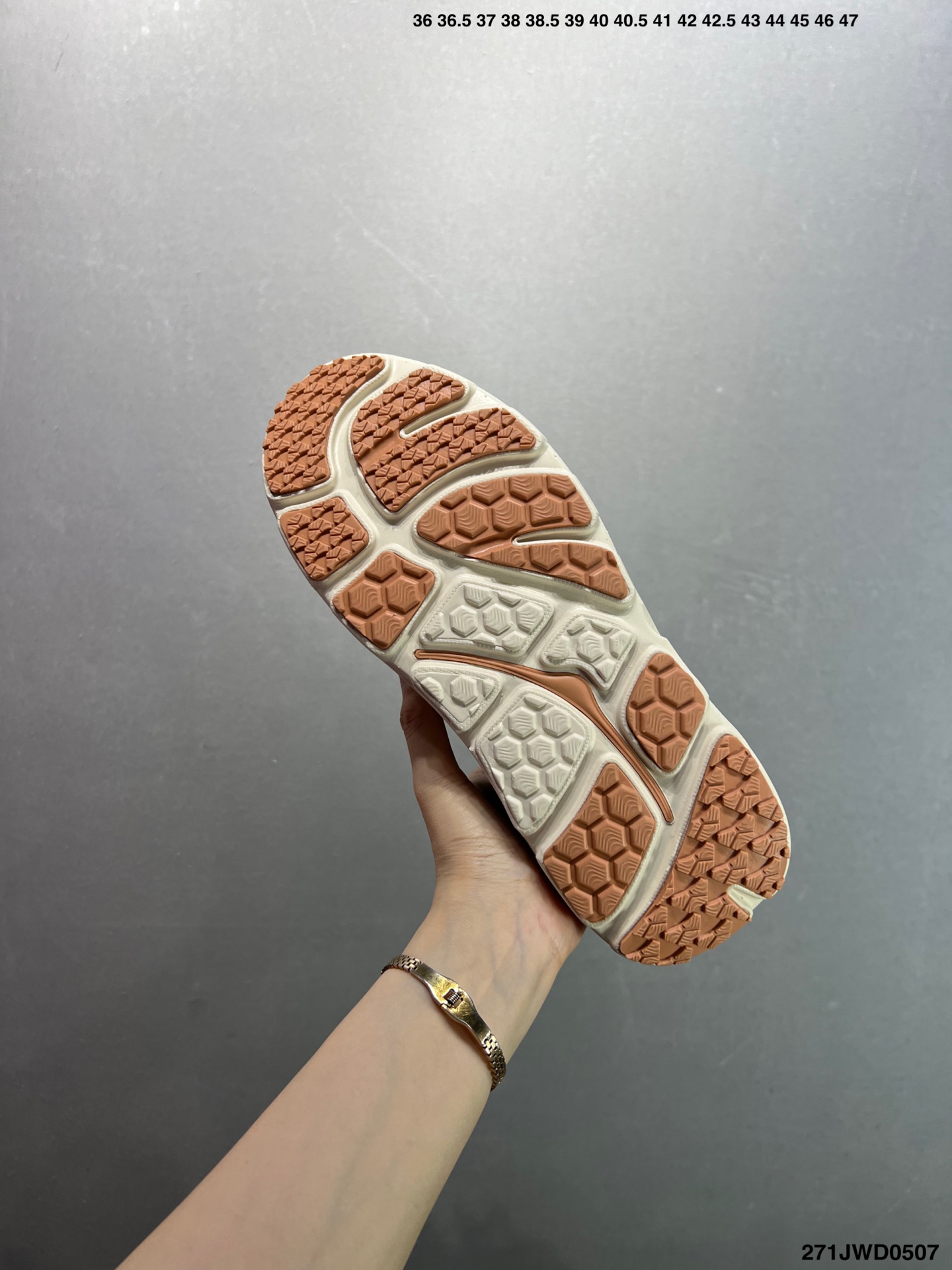 Hoka One One Bondi L Suede Running Shoes - Lightweight & Comfortable 8 i1746548812283 8463 0 6