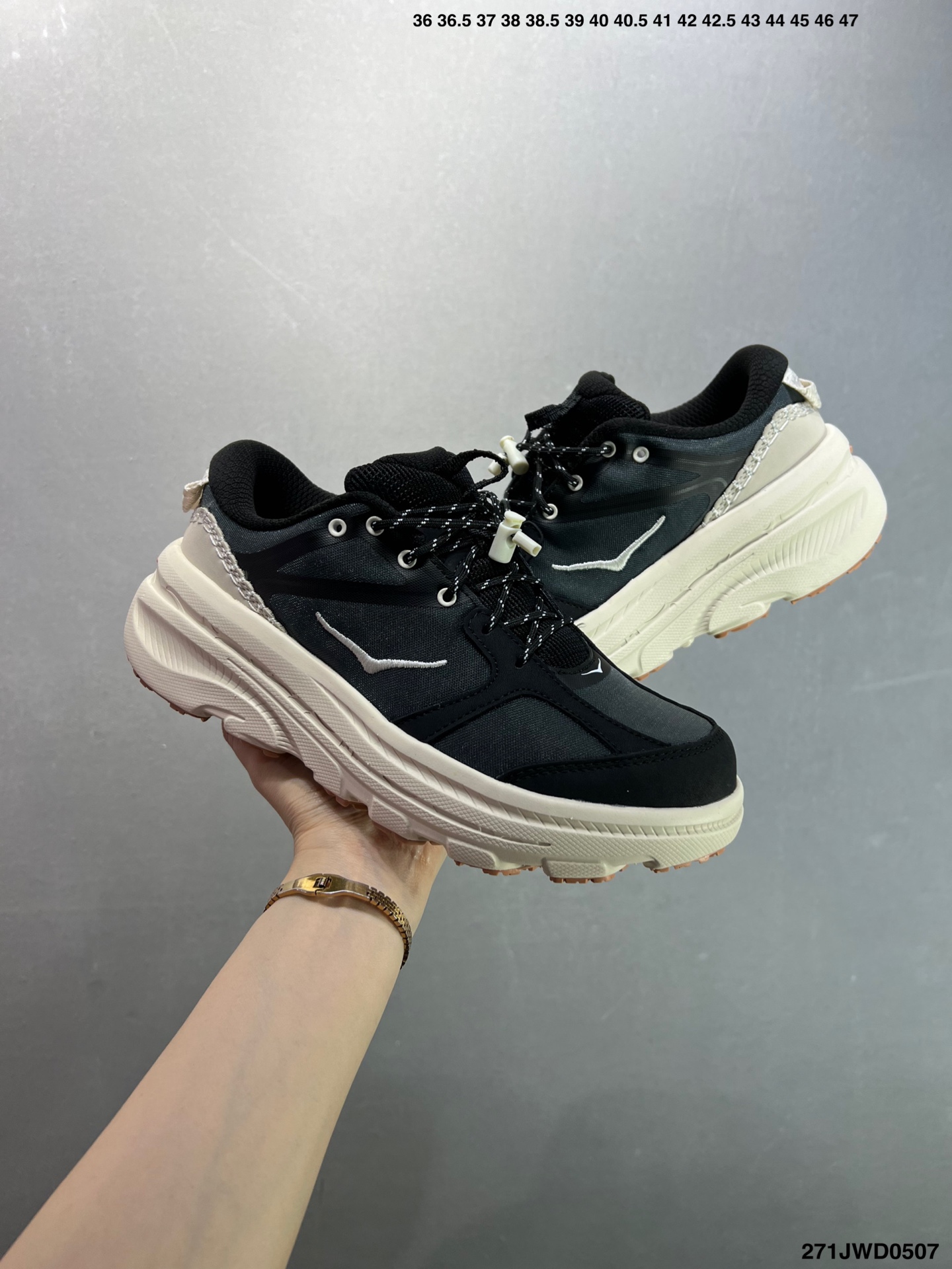 Hoka One One Bondi L Suede Running Shoes - Lightweight & Comfortable 9 i1746548814114 293 0 7