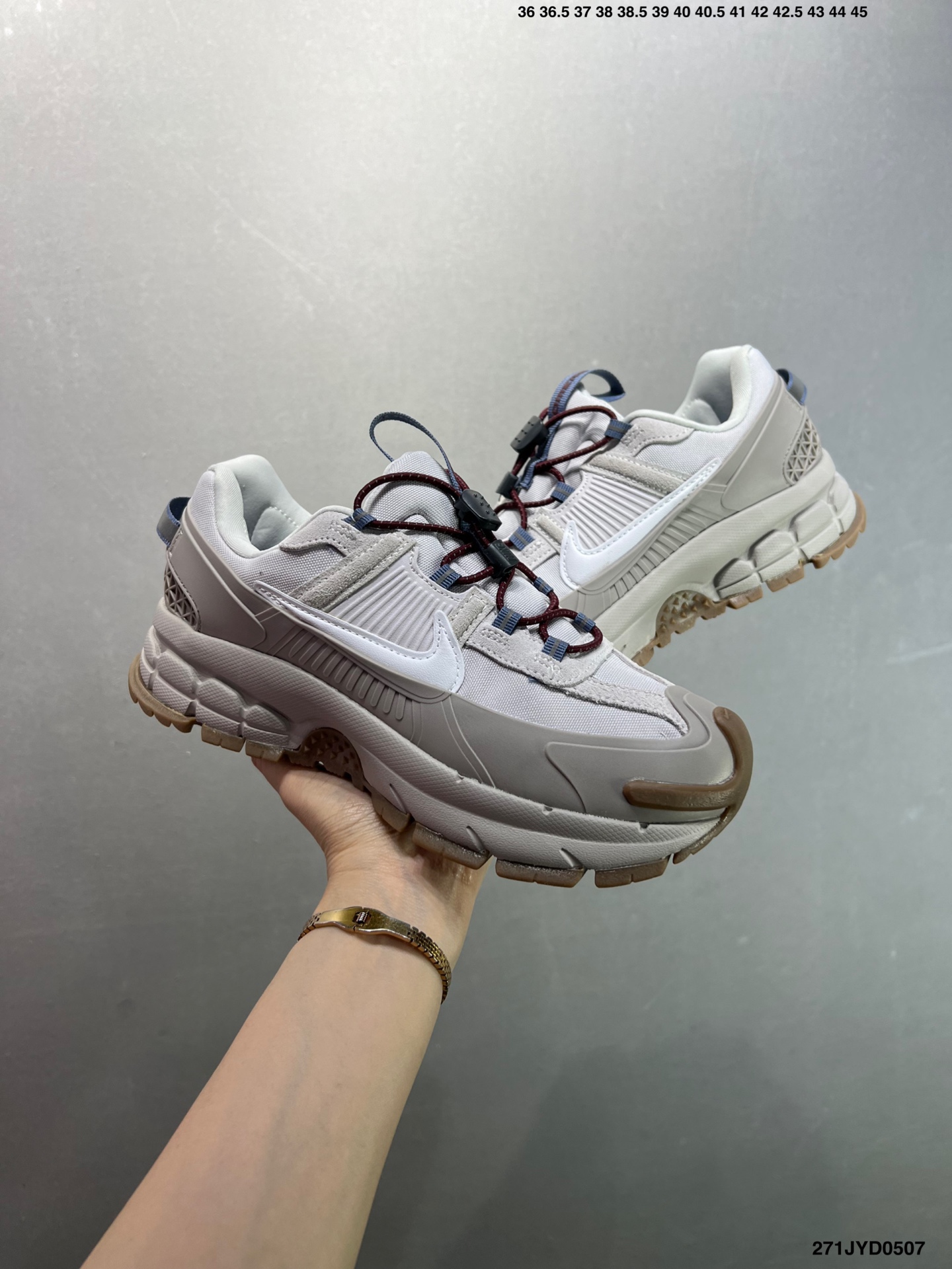 Nike Zoom Vomero Roam Retro Running Shoes - Marathon-Ready Comfort 9 i1746548885736 8382 0 7