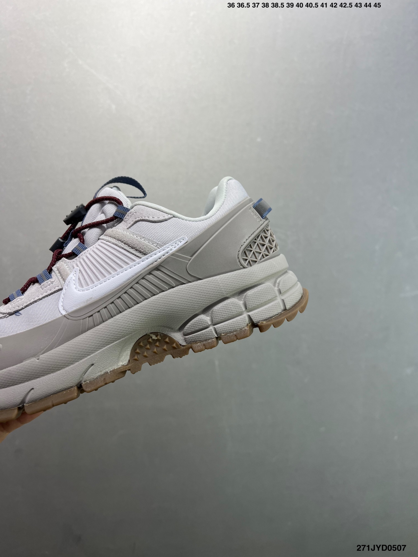 Nike Zoom Vomero Roam Retro Running Shoes - Marathon-Ready Comfort 7 i1746548888967 1891 0 5