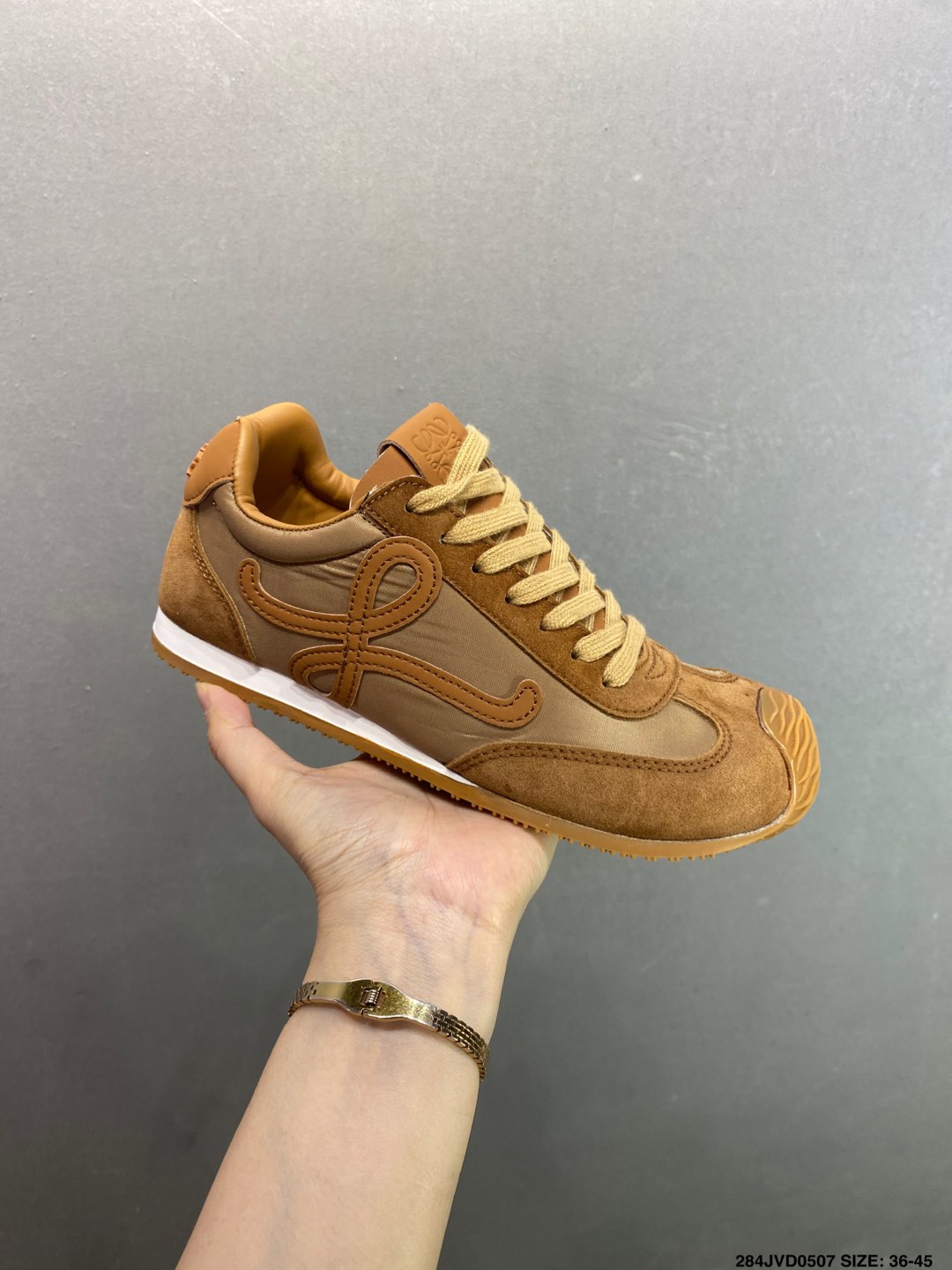 Loewe Ballet Runner 2.0 Sneakers - Comfortable Leather & Suede Mix 2 i1746550316794 1526 0 1
