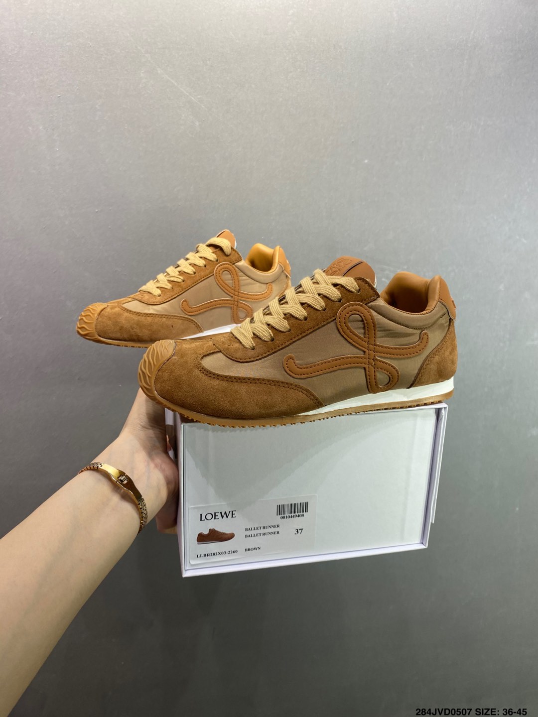 Loewe Ballet Runner 2.0 Sneakers - Comfortable Leather & Suede Mix 5 i1746550316794 7183 0 8