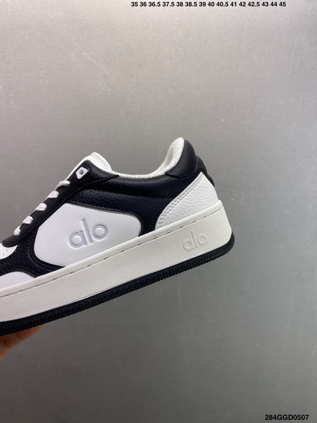Alo Yoga Recovery Mode Low-Top Sneakers: Comfort, Style, and Performance 7 i1746550399857 1796 0 5