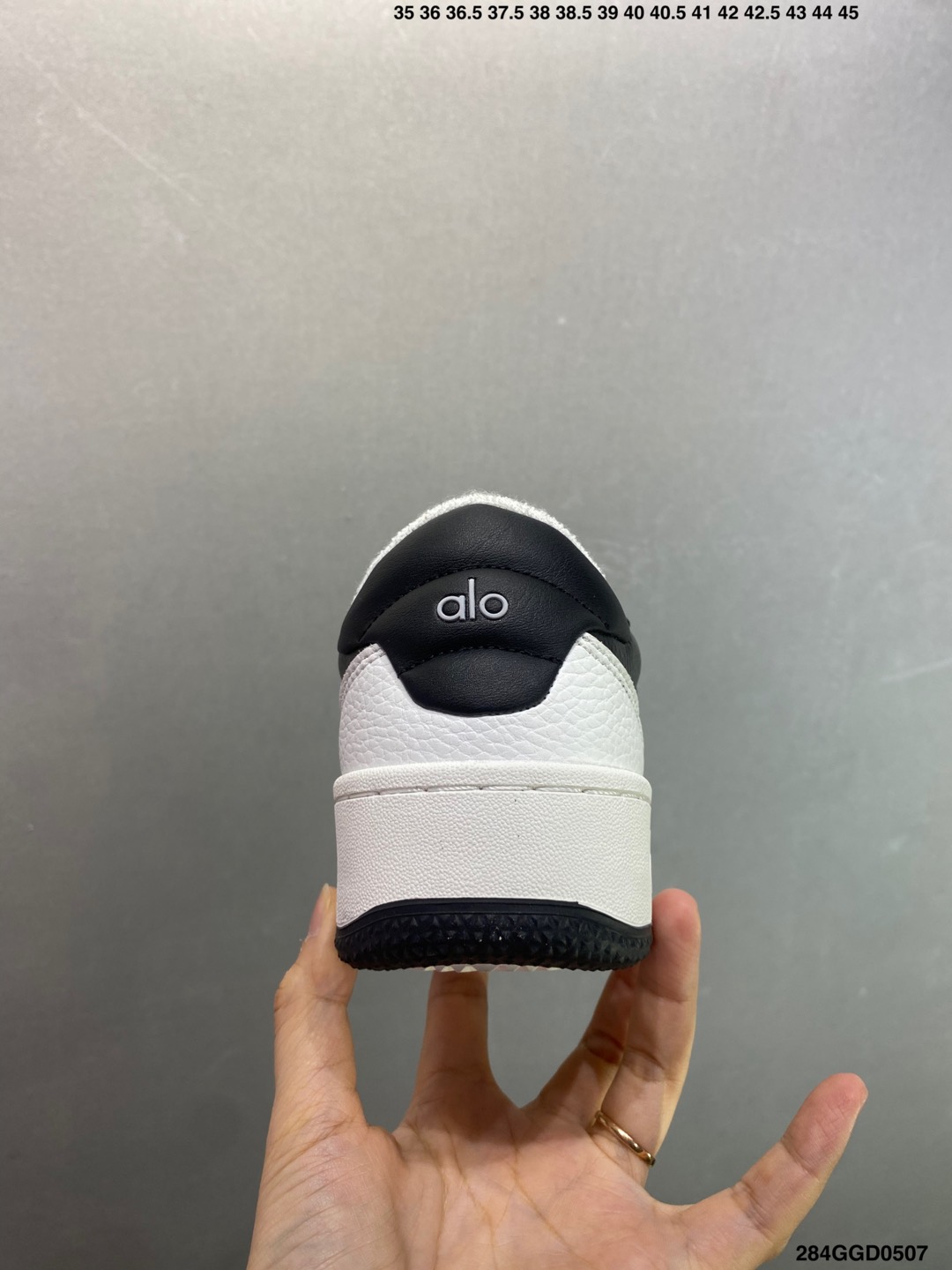 Alo Yoga Recovery Mode Low-Top Sneakers: Comfort, Style, and Performance 5 i1746550399919 9408 0 3