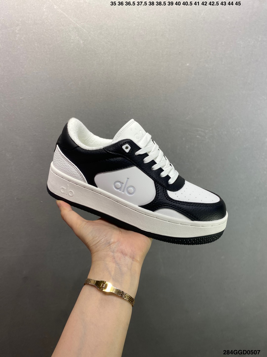 Alo Yoga Recovery Mode Low-Top Sneakers: Comfort, Style, and Performance 3 i1746550400234 8346 0 1