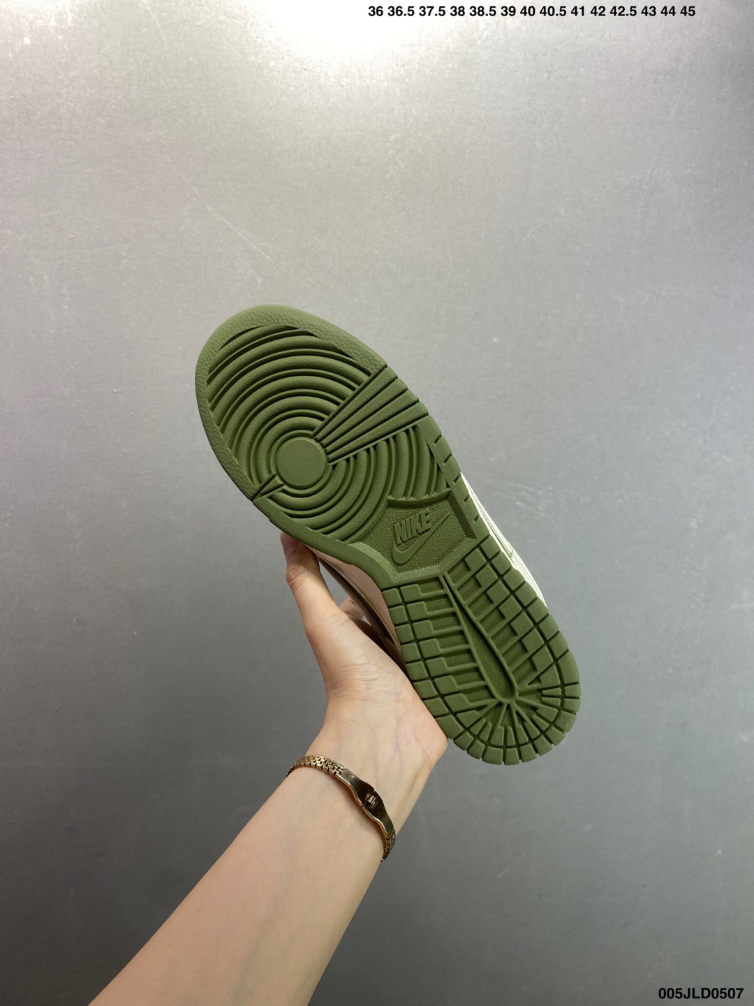 Burberry x Nike Dunk Low Sneakers - Olive Green and Beige - Limited Edition 8 i1746550739572 2605 0 6
