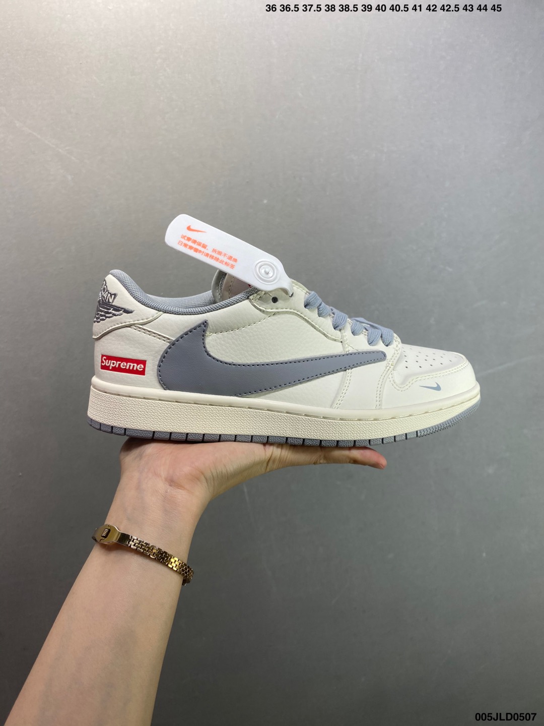 Supreme x Air Jordan 1 Low: A Fusion of Streetwear and Athletic Heritage 2 i1746550838704 7723 0 0