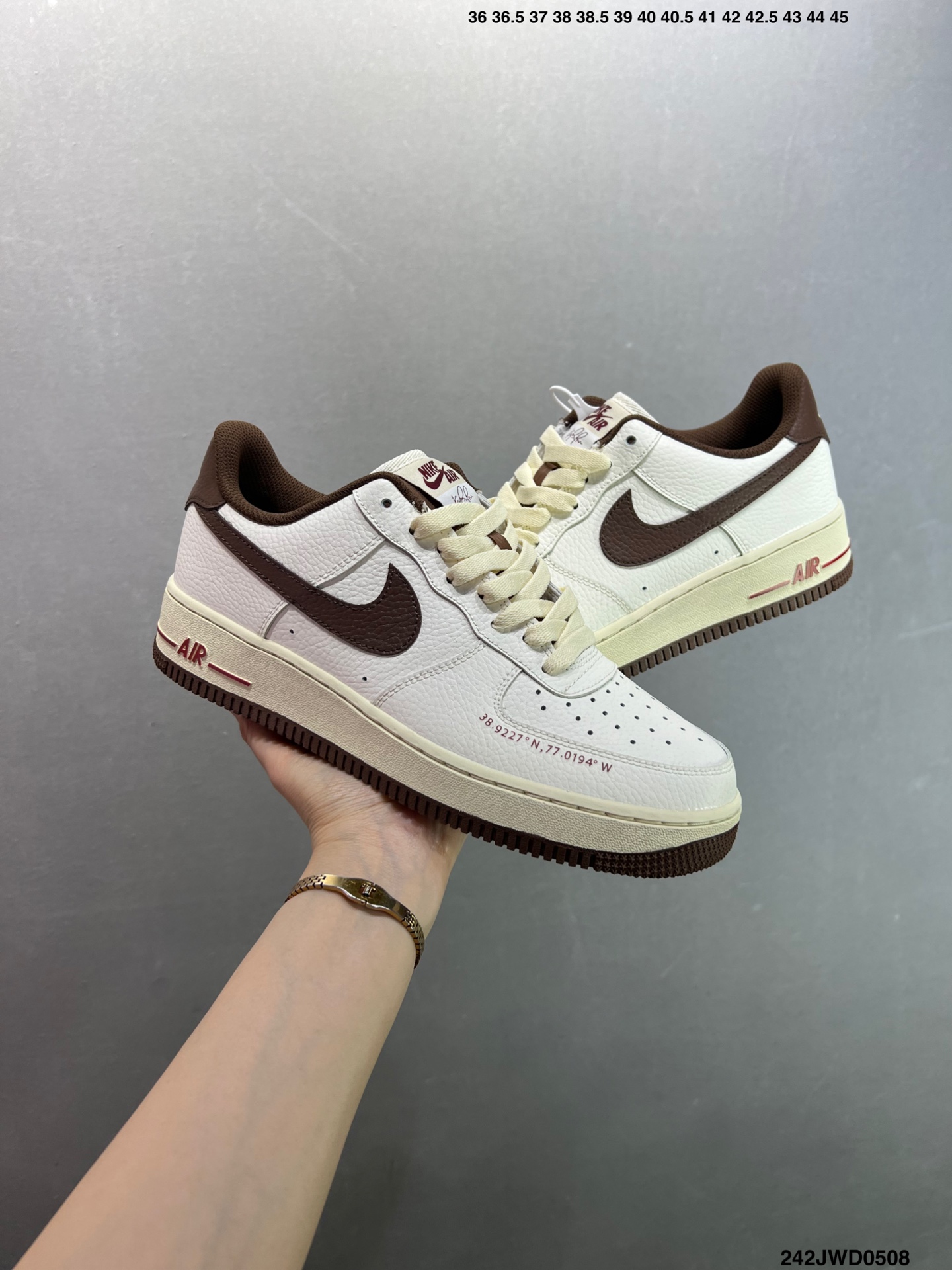 Nike Air Force 1 Low '07: Custom Leather, Cushioned Sole, Unique Design 8 i1746636950684 6105 0 7