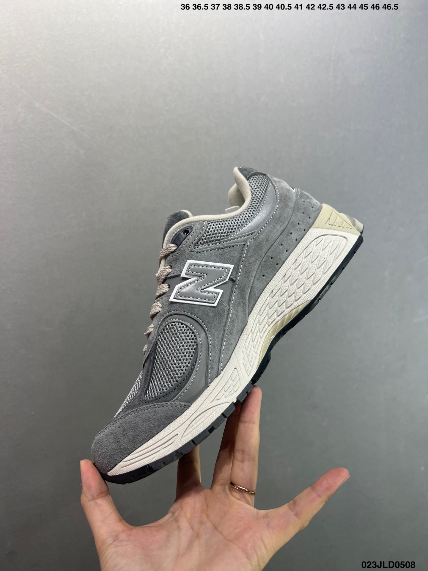 New Balance 2002R Classic Gray Suede Running Shoes - M2002RDP 4 i1746640224050 5549 0 2