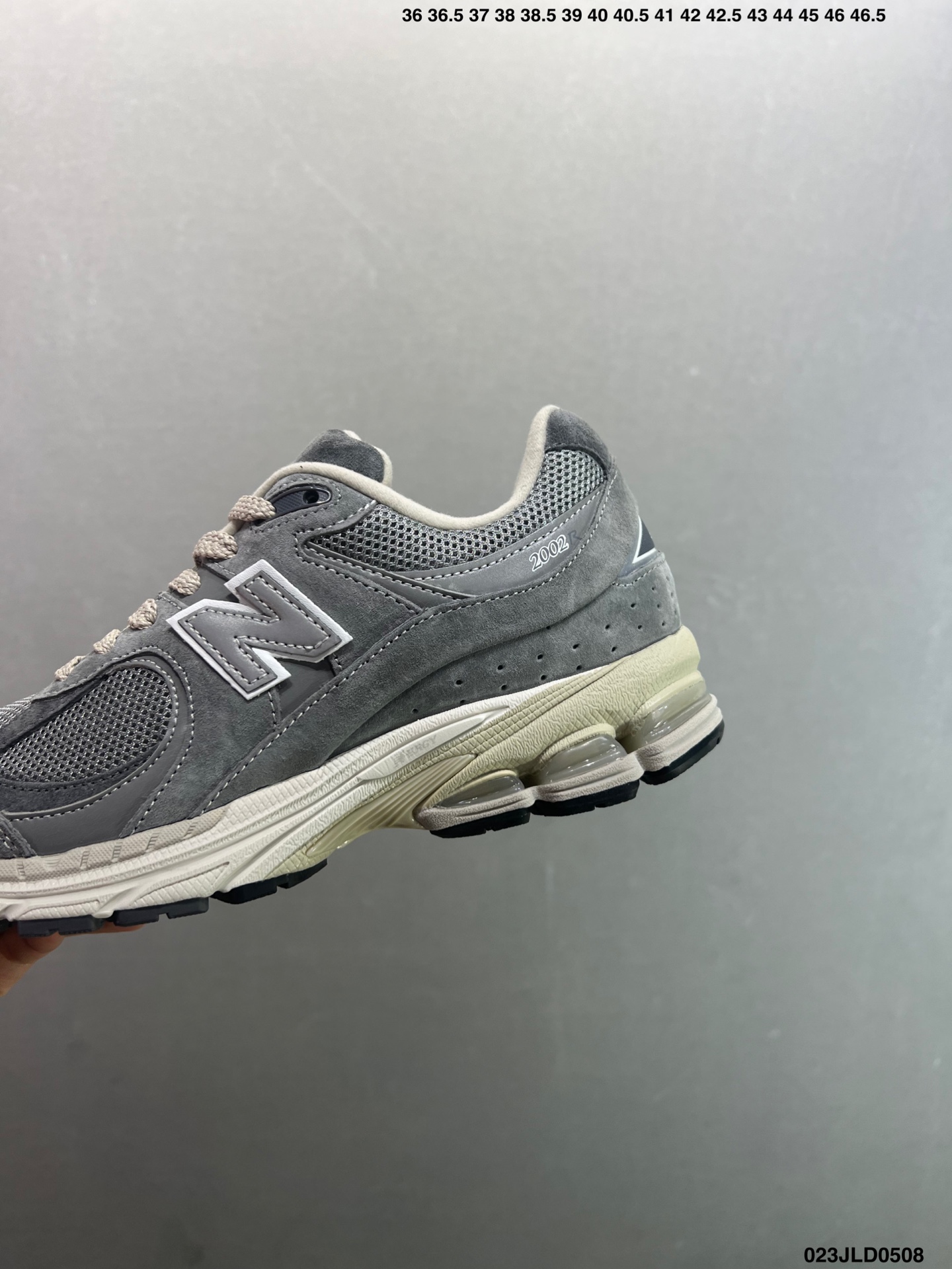New Balance 2002R Classic Gray Suede Running Shoes - M2002RDP 7 i1746640224060 235 0 5