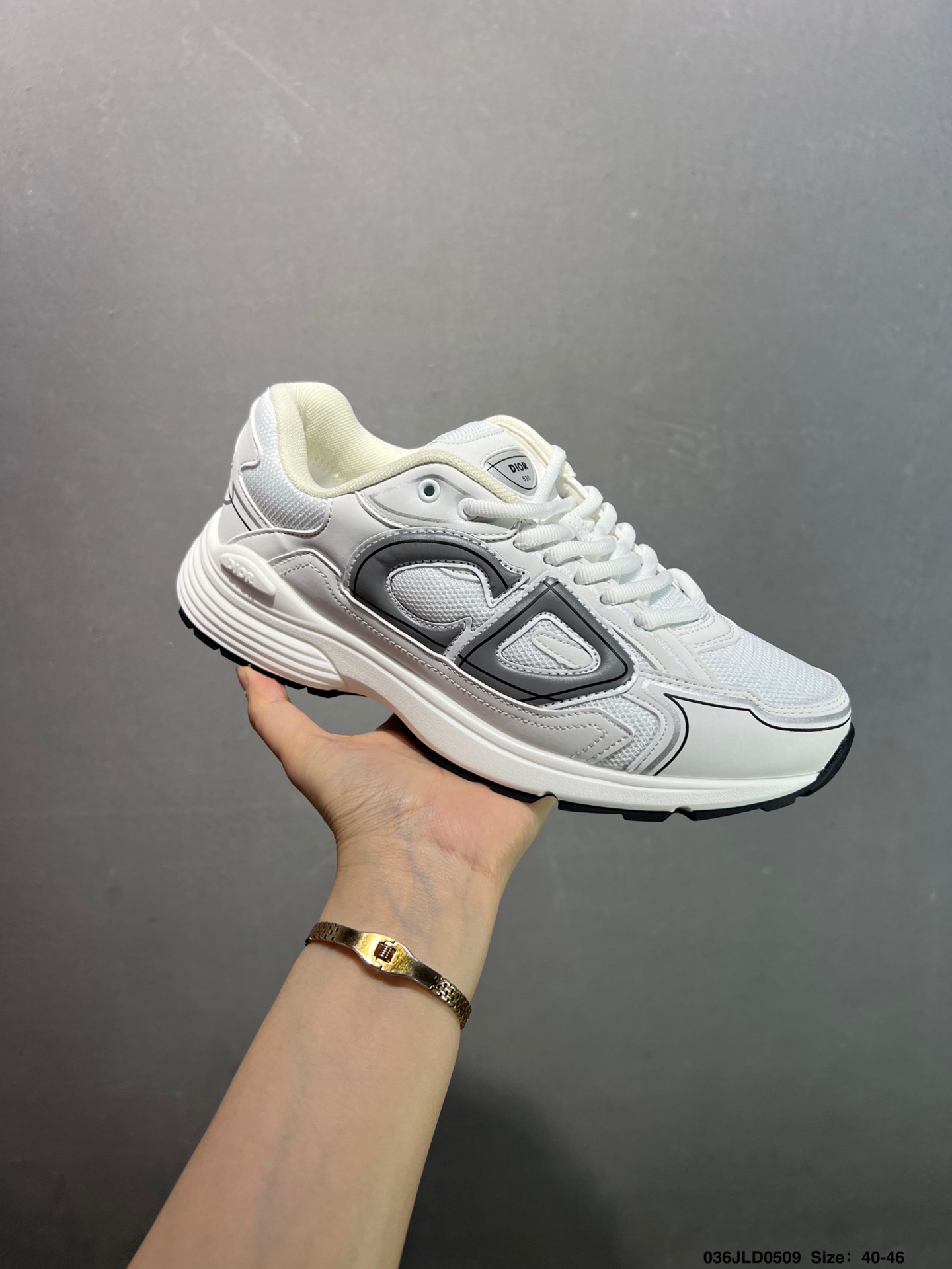 Dior B30 White Mesh Low-Top Sneakers with Reflective CD30 Logo 2 i1746722625060 7088 0 1