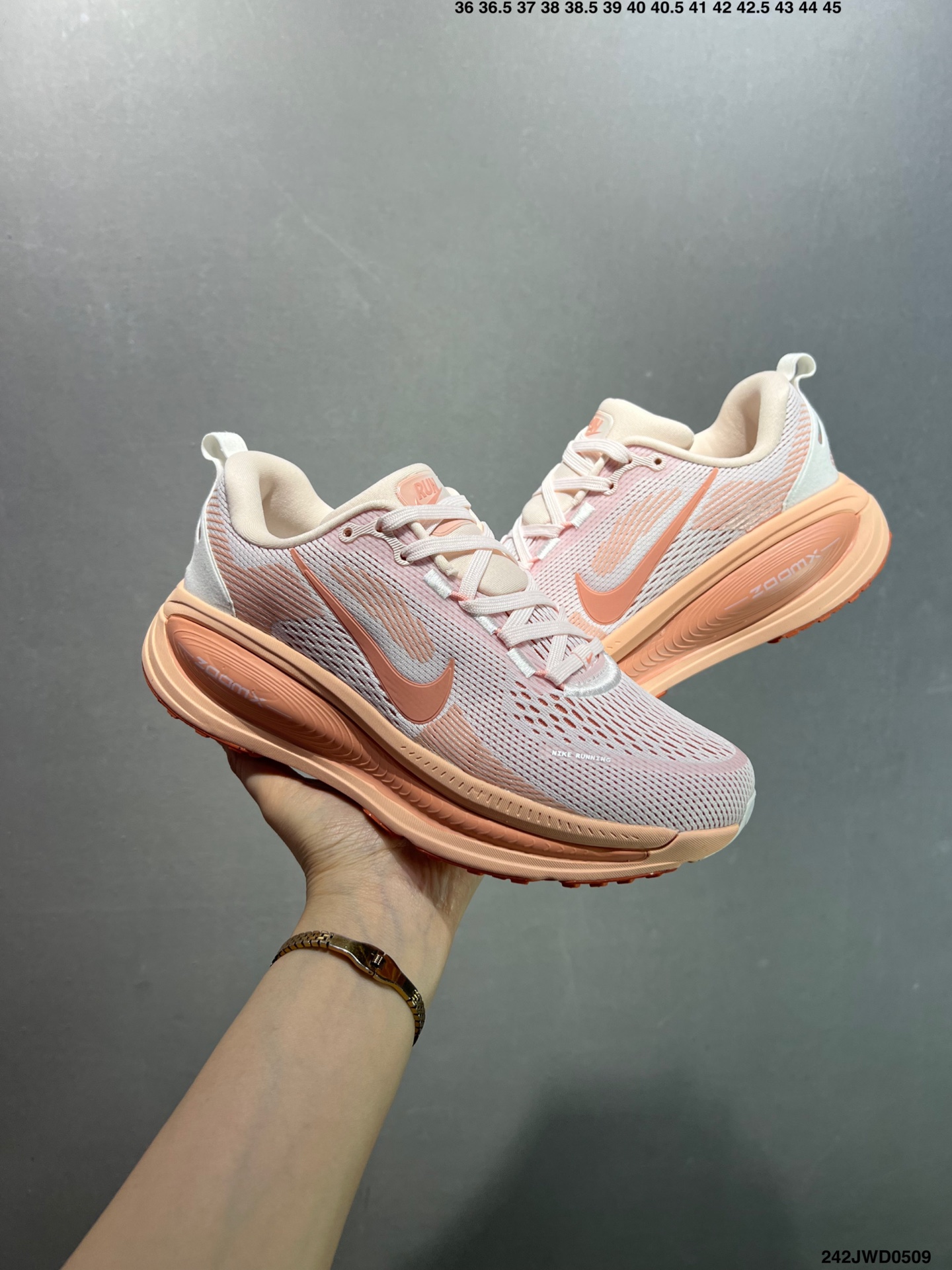 Nike Air Zoom Vomero 18 Women's Running Shoes - Lightweight Comfort 9 i1746723312193 1186 0 7