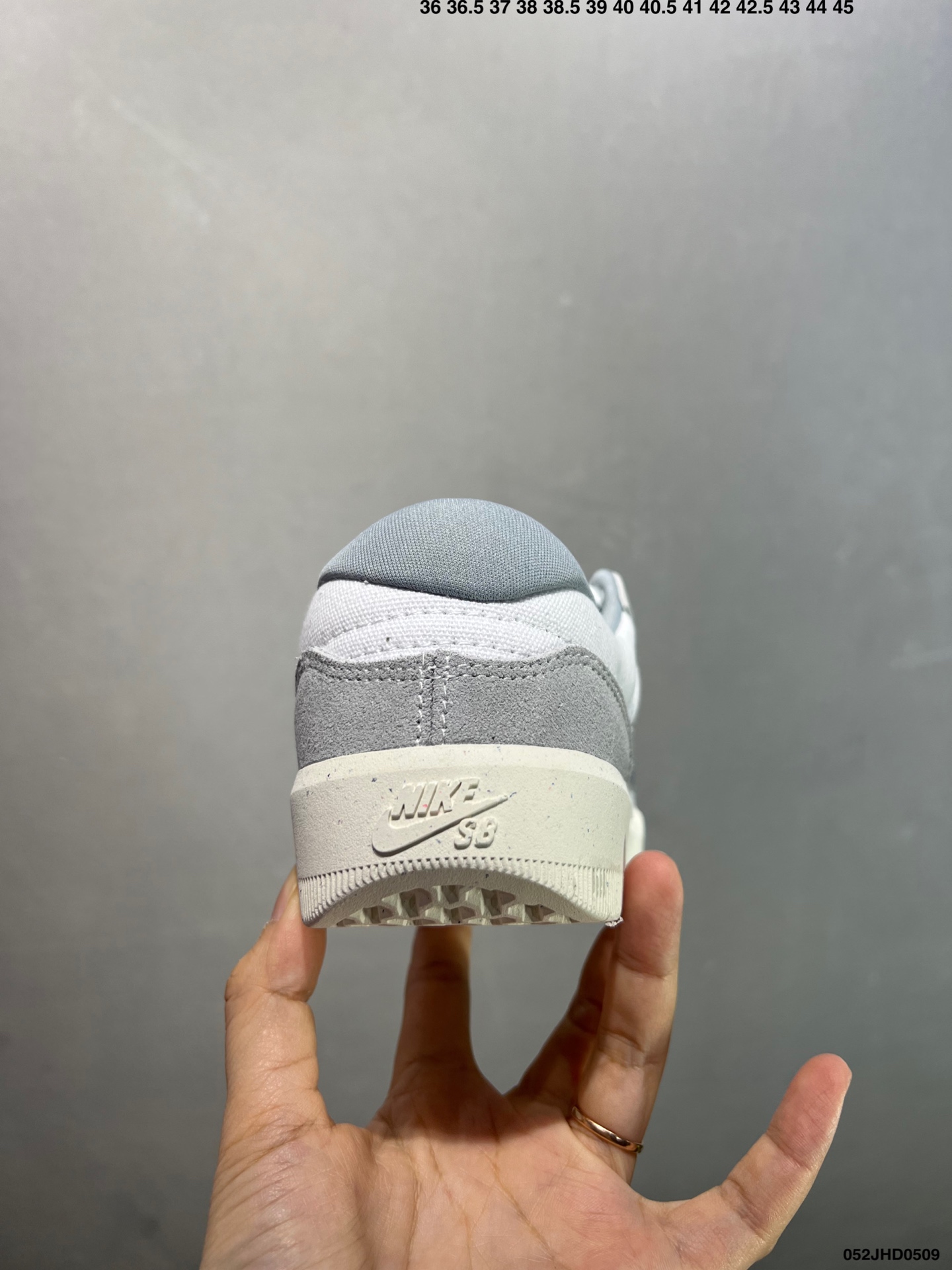 Nike SB Force 58: Durable Skate Shoes with Classic Basketball Style 5 i1746723877497 701 0 3