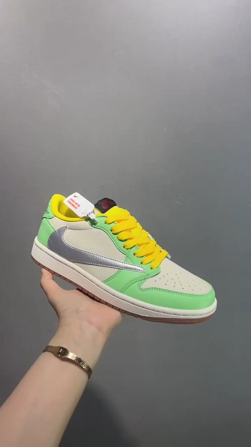 Travis Scott x Fragment Design Air Jordan 1 Low OG SP - Trendy Sneakers