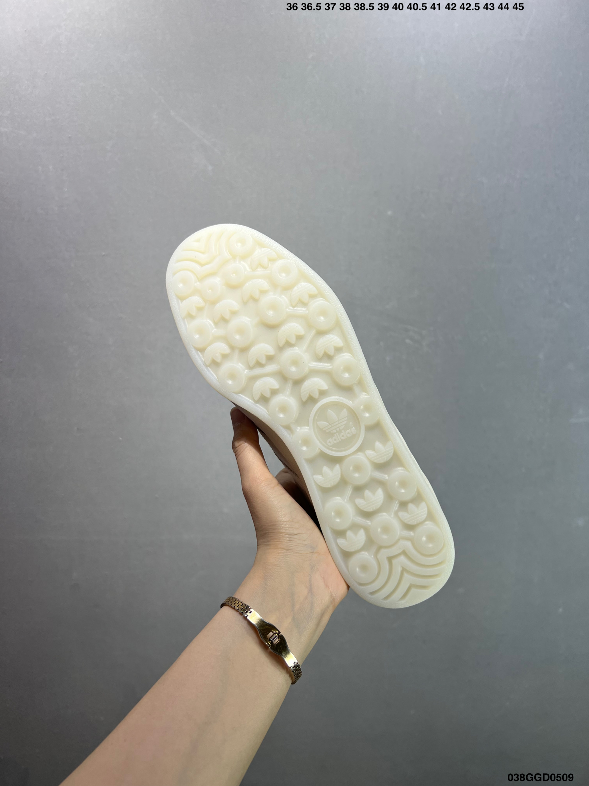 Adidas x Supreme Gazelle Cream White Sneakers - Retro Style, Comfortable Fit 8 i1746724405594 716 0 6