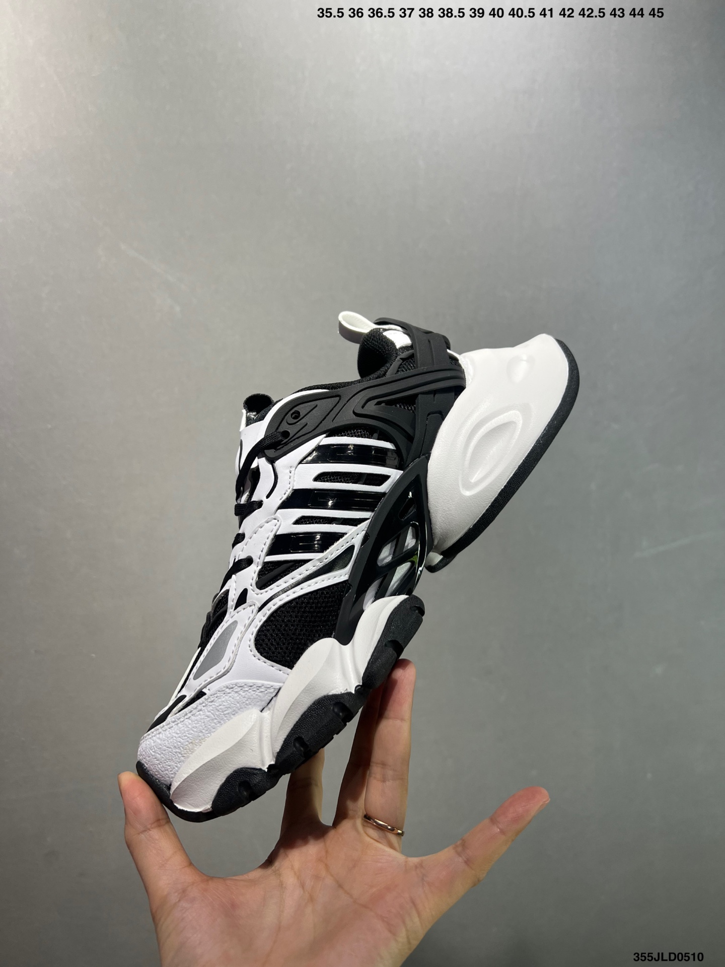 Adidas XLG Runner Deluxe Low-Top Sneakers - Retro Style, Unisex Design 4 i1746809451714 216 0 2