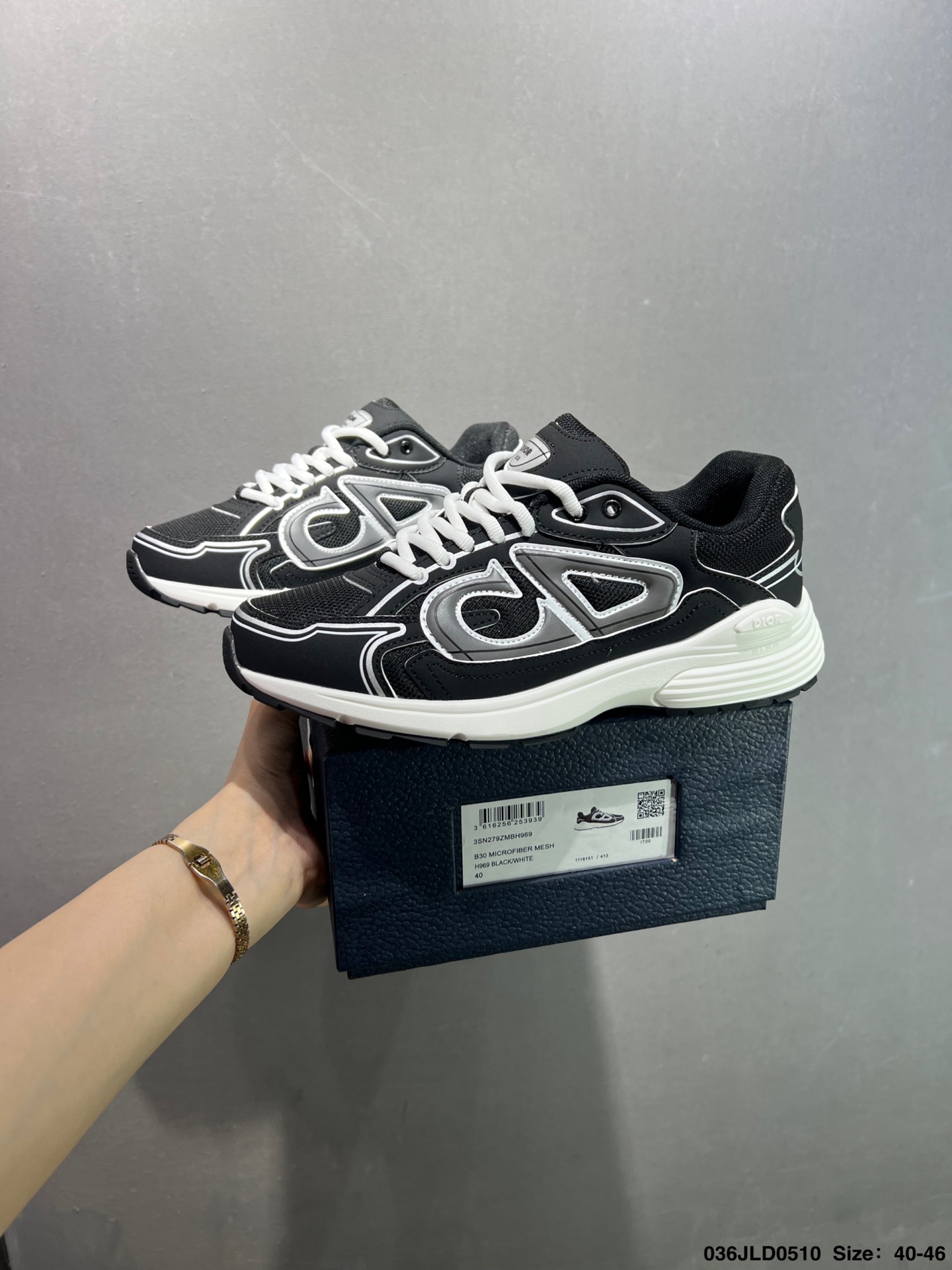 Dior B30 Low-Top Sneakers in Gray Mesh and Technical Fabric, Iconic CD30 Logo 9 i1746810542891 4219 0 1