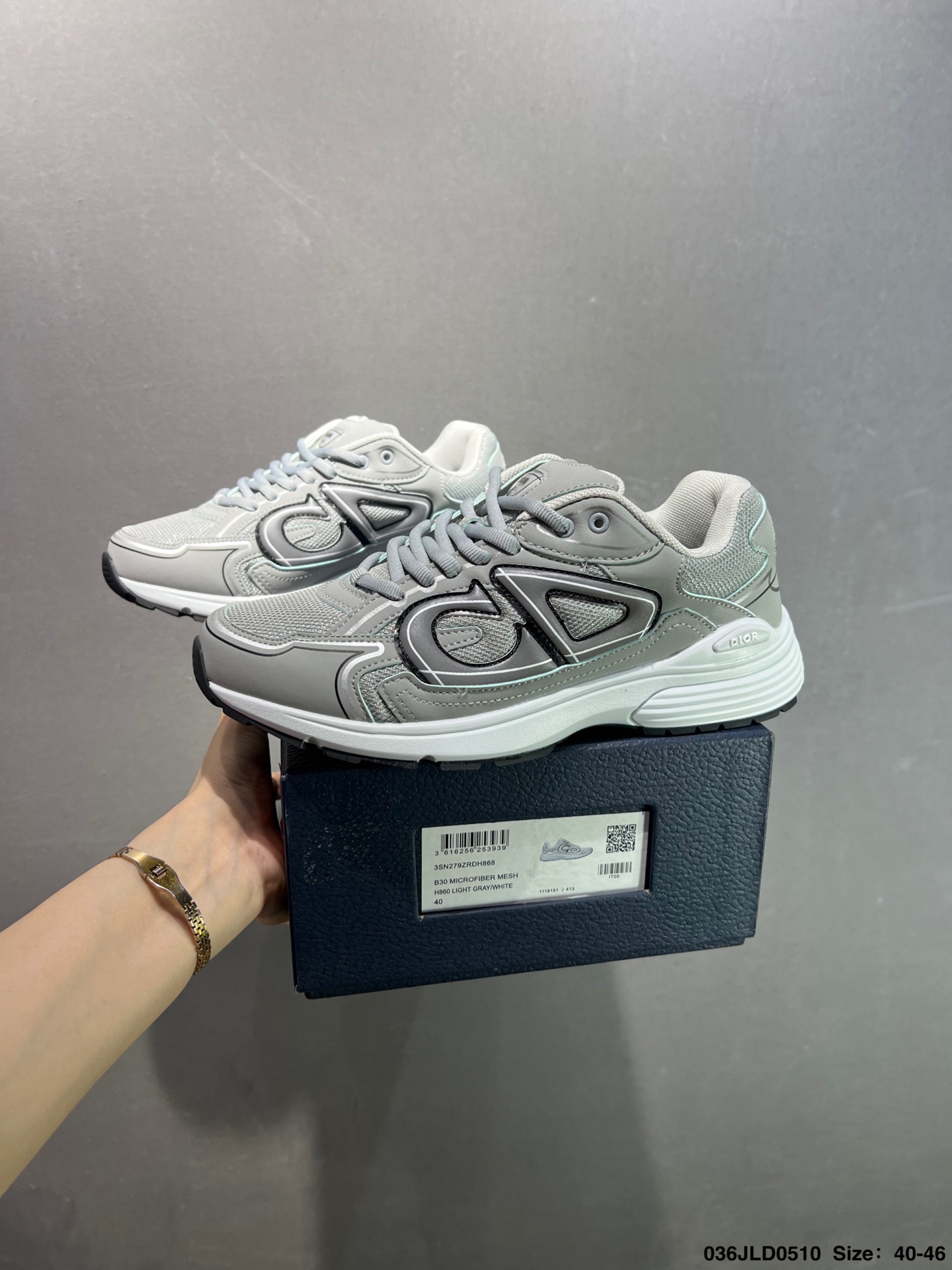 Dior B30 Low-Top Sneakers in Gray Mesh and Technical Fabric, Iconic CD30 Logo 5 i1746810575368 6807 0 8