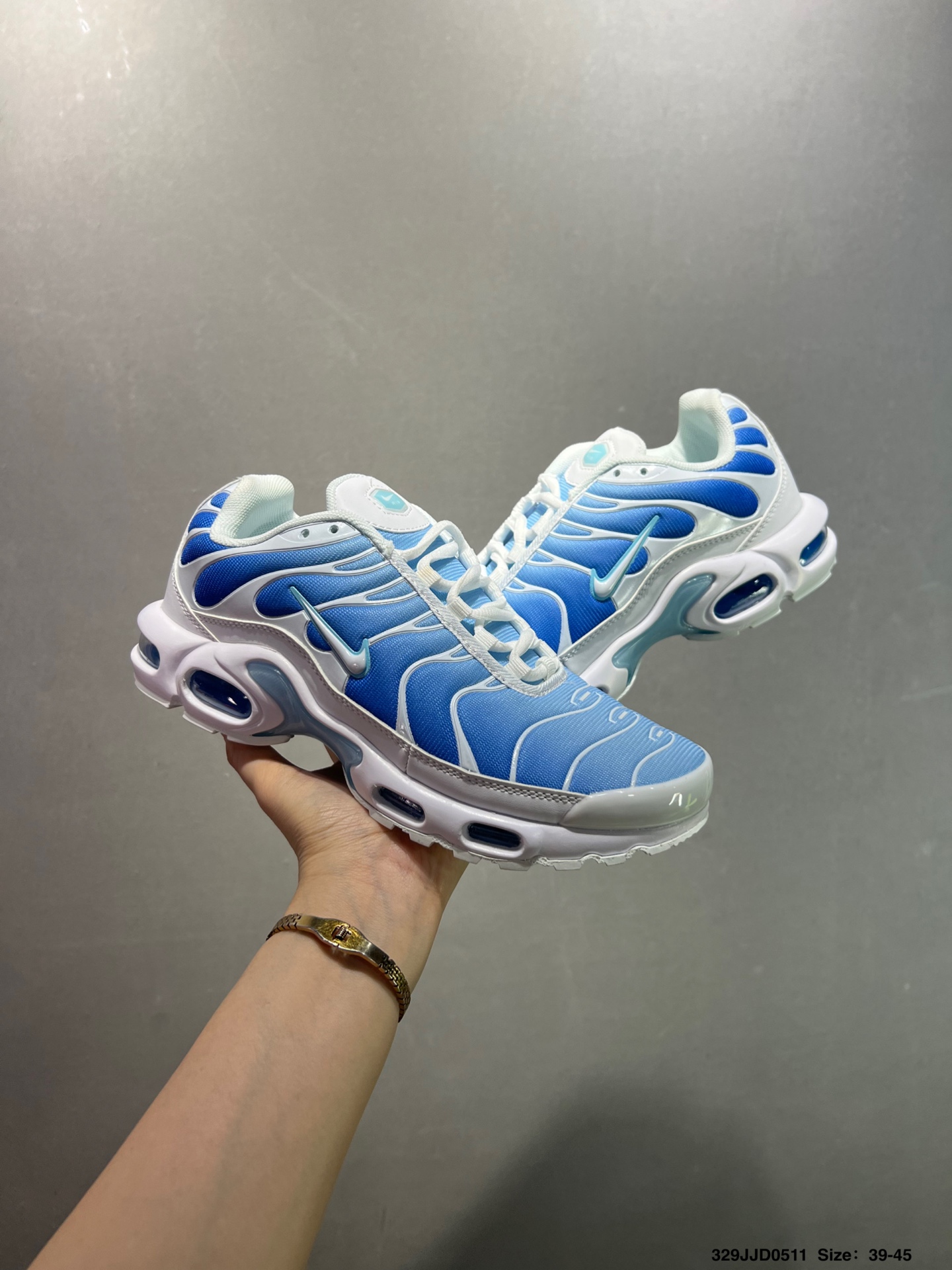 Nike Air Max Plus: Stylish, Breathable, and Comfortable Casual Sneakers 3 i1746890941093 9825 0 7