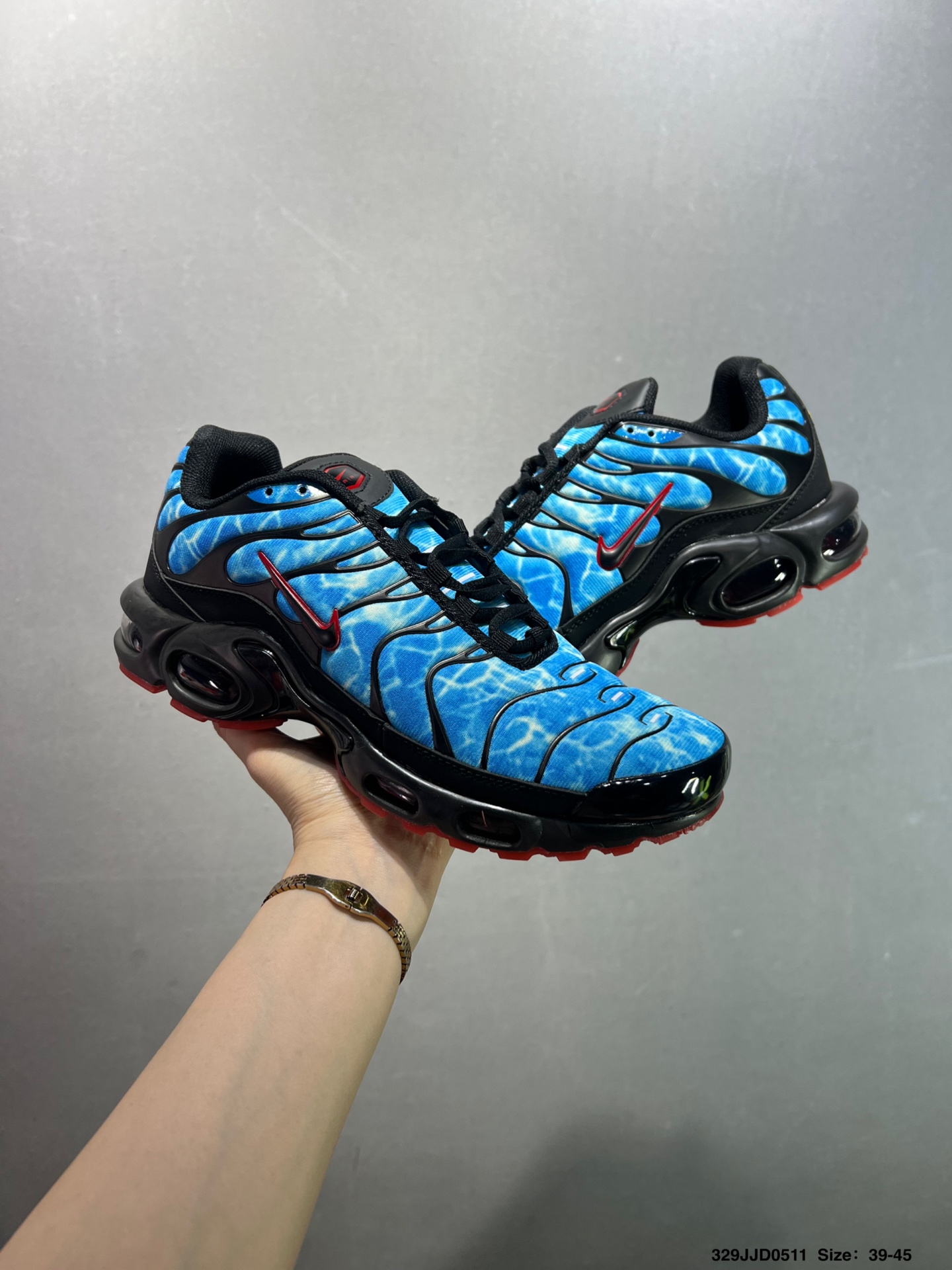 Nike Air Max Plus: Stylish, Breathable, and Comfortable Casual Sneakers 9 i1746891124015 4484 0 7